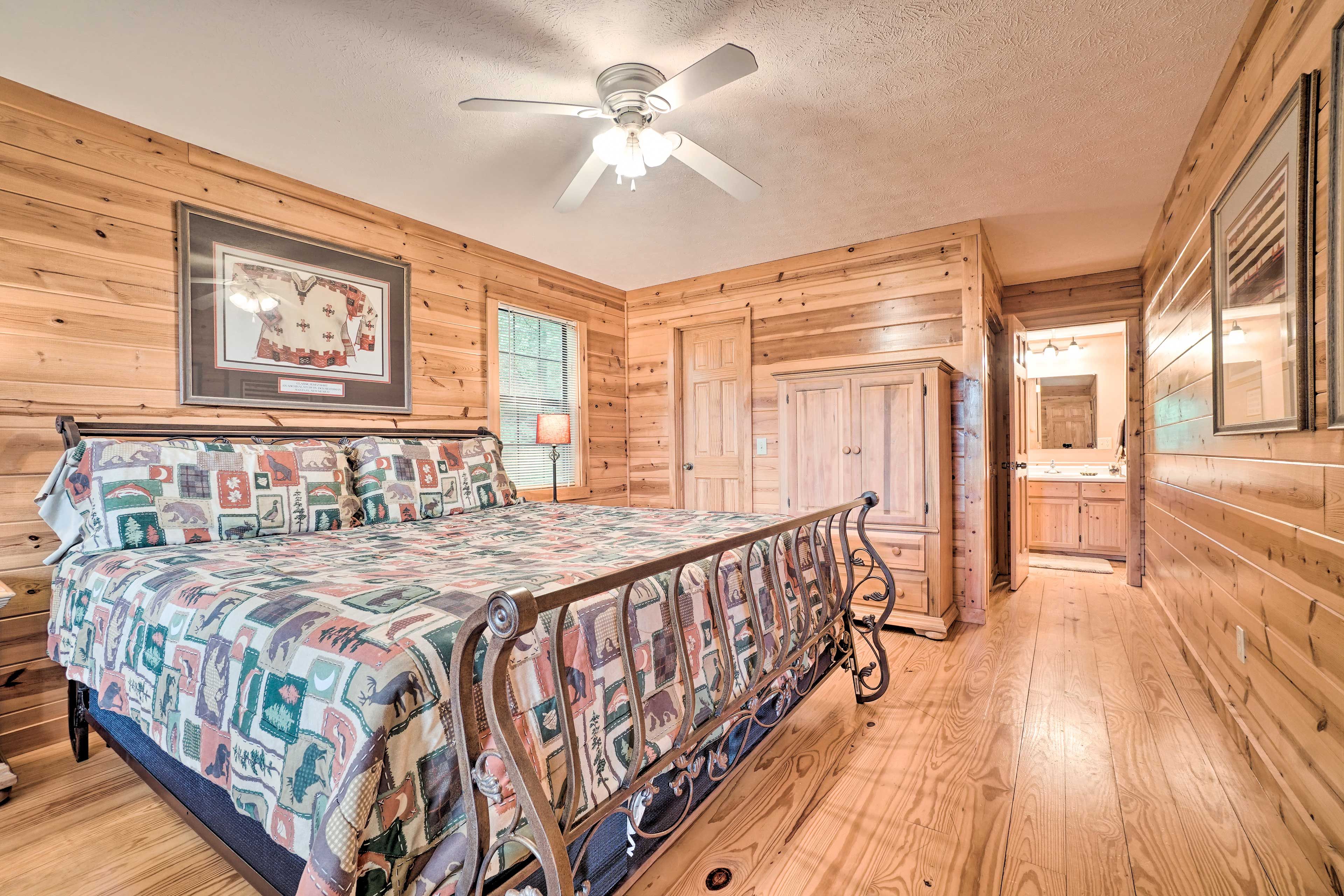 Bedroom 1 | 1st Floor | King Bed | Linens Provided
