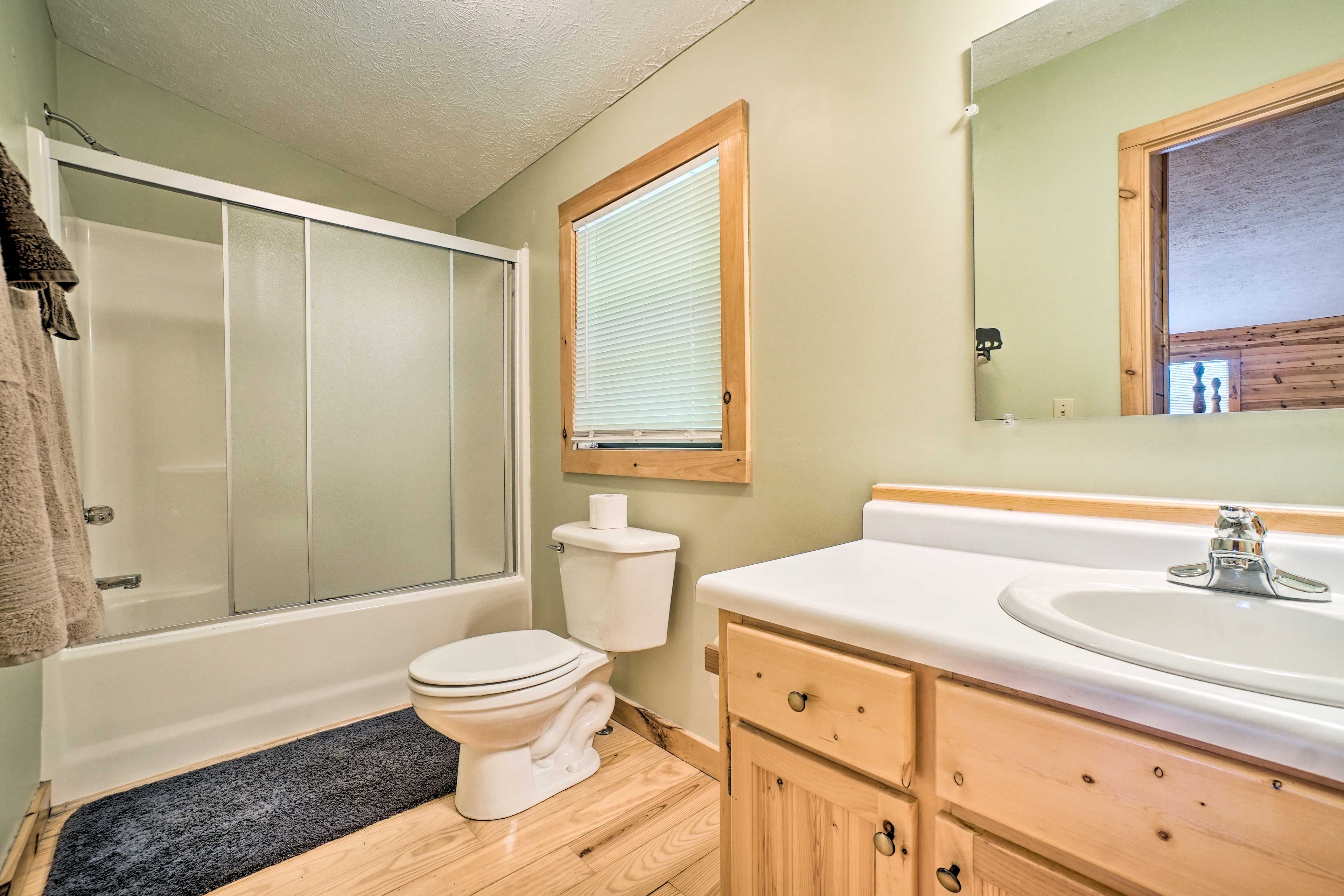 Bathroom | 2nd Floor