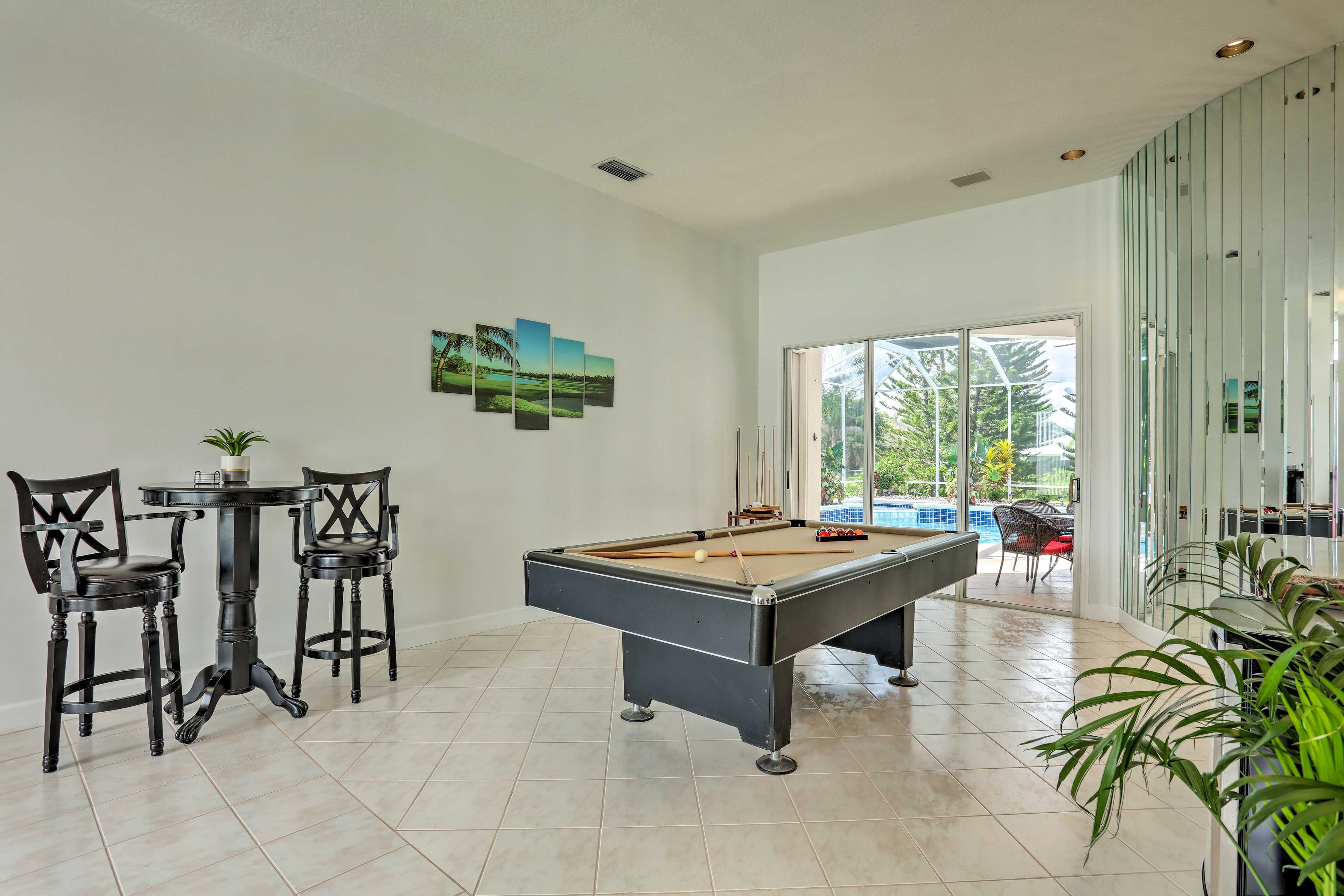 Entertainment Room | Bar | Wine Fridge
