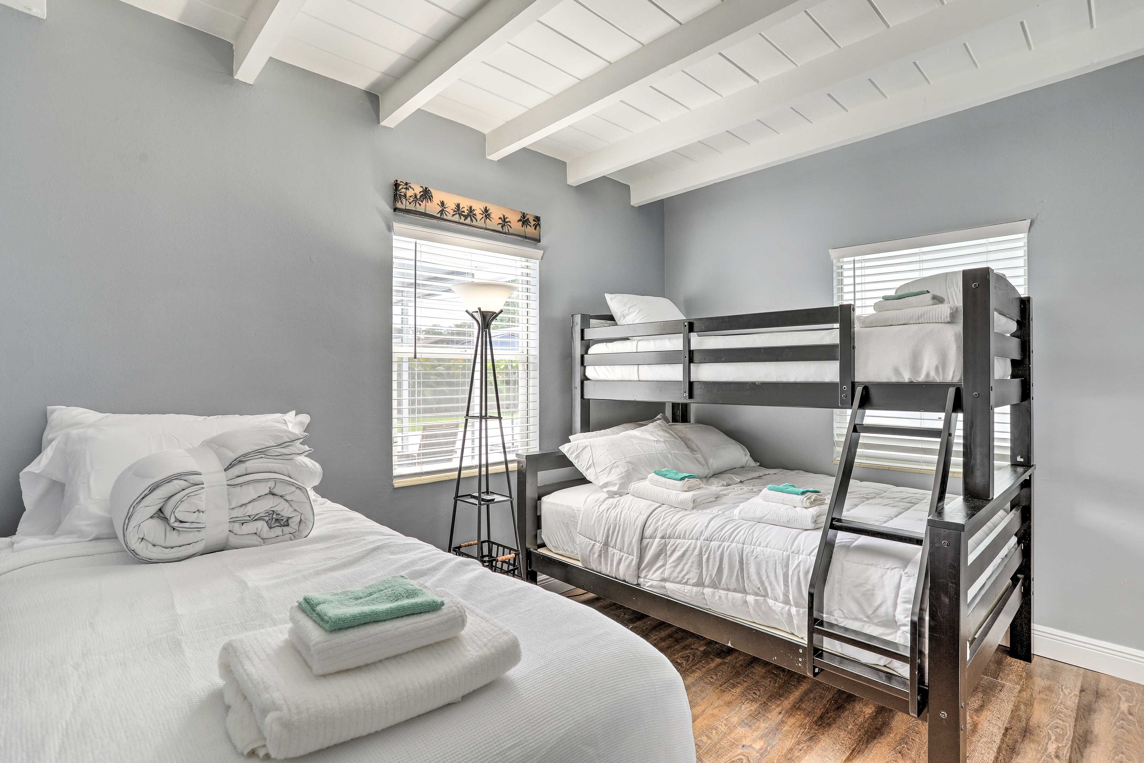 Bedroom 3 | Twin/Full Bunk Bed | Twin Bed | Smart TV