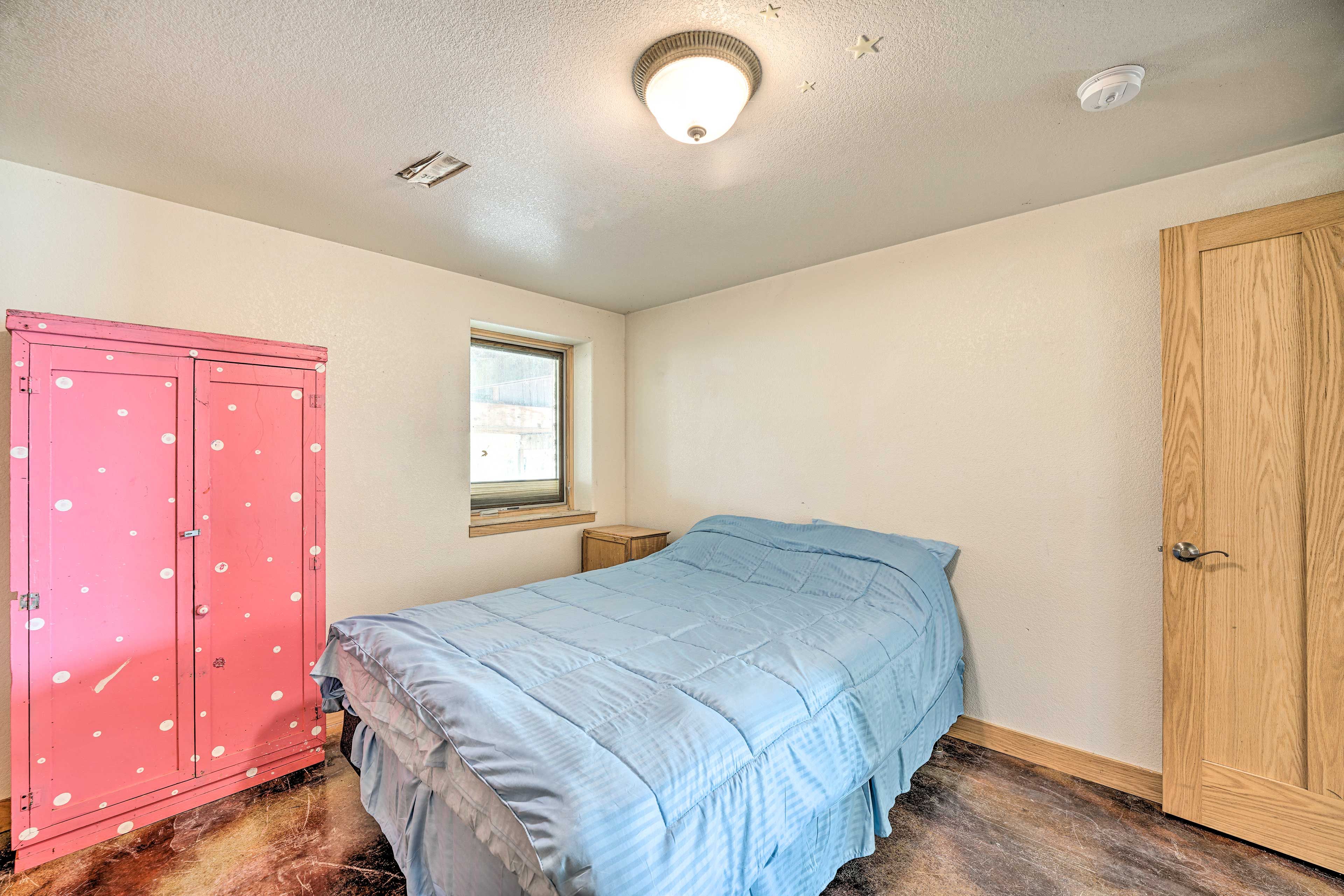 Bedroom 2 | Queen Bed