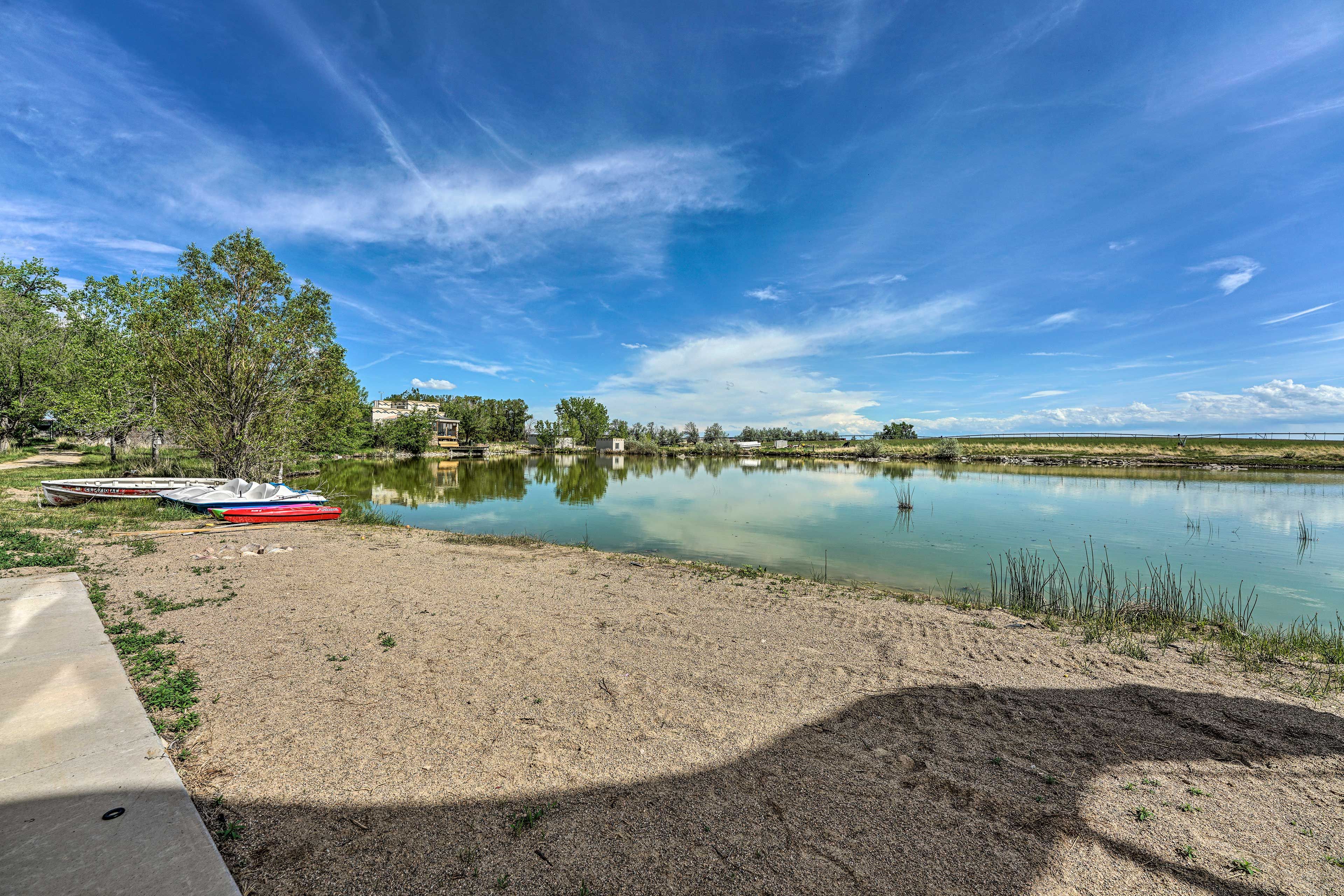 Lakefront Patio | 2 Paddleboats | Rowboat | 3 Kayaks