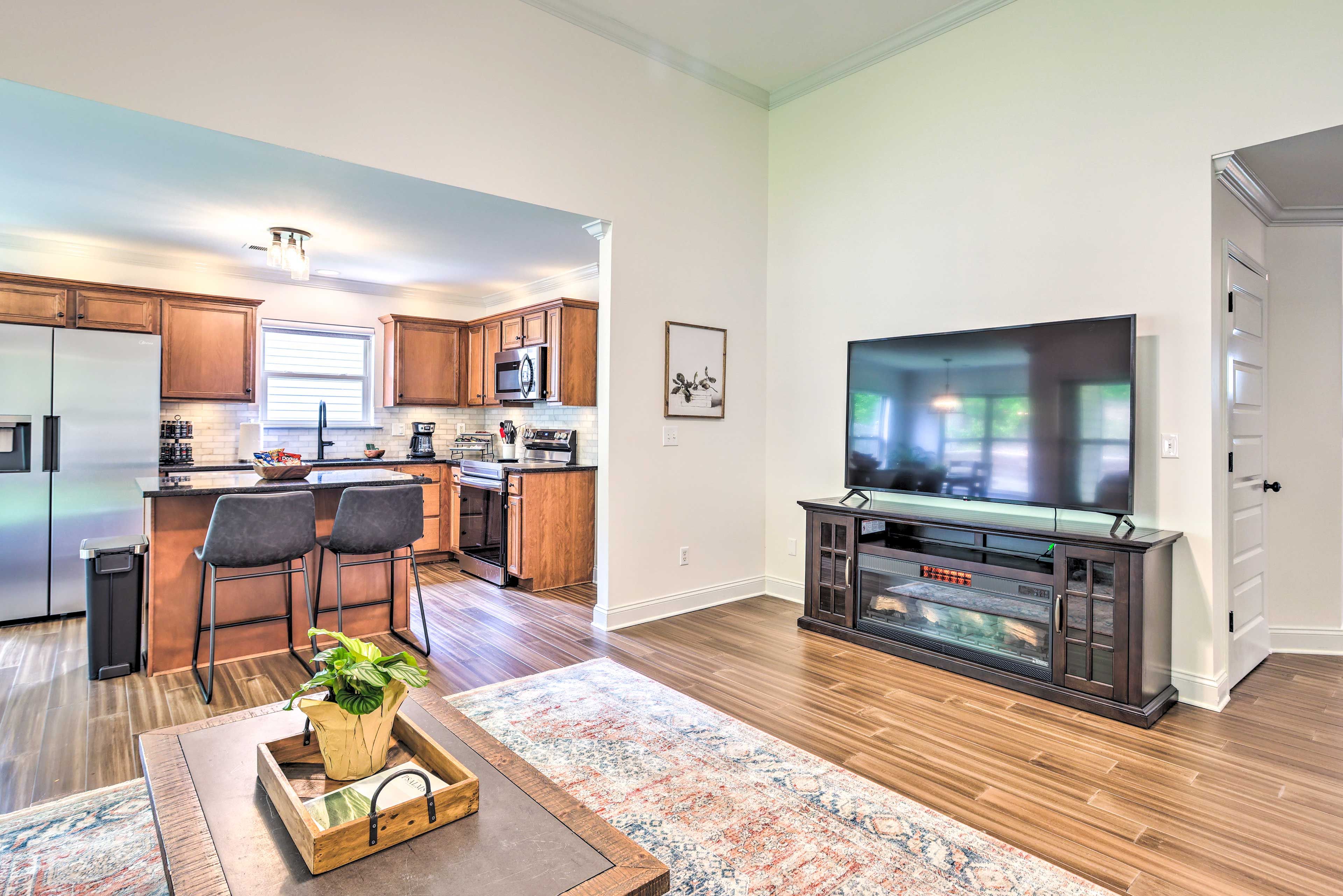 Kitchen | Open Layout | Breakfast Bar