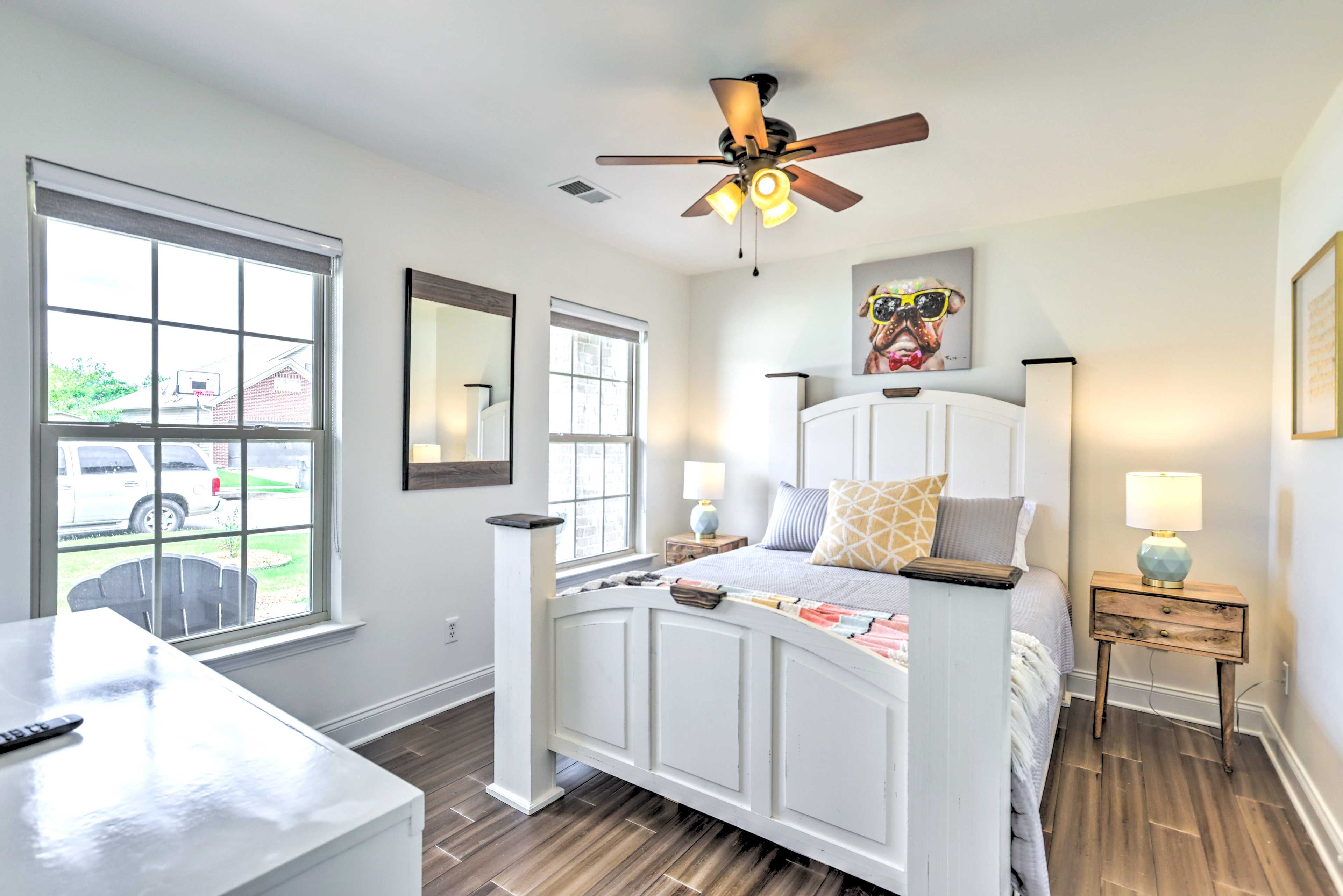 Bedroom 3 | Queen Bed