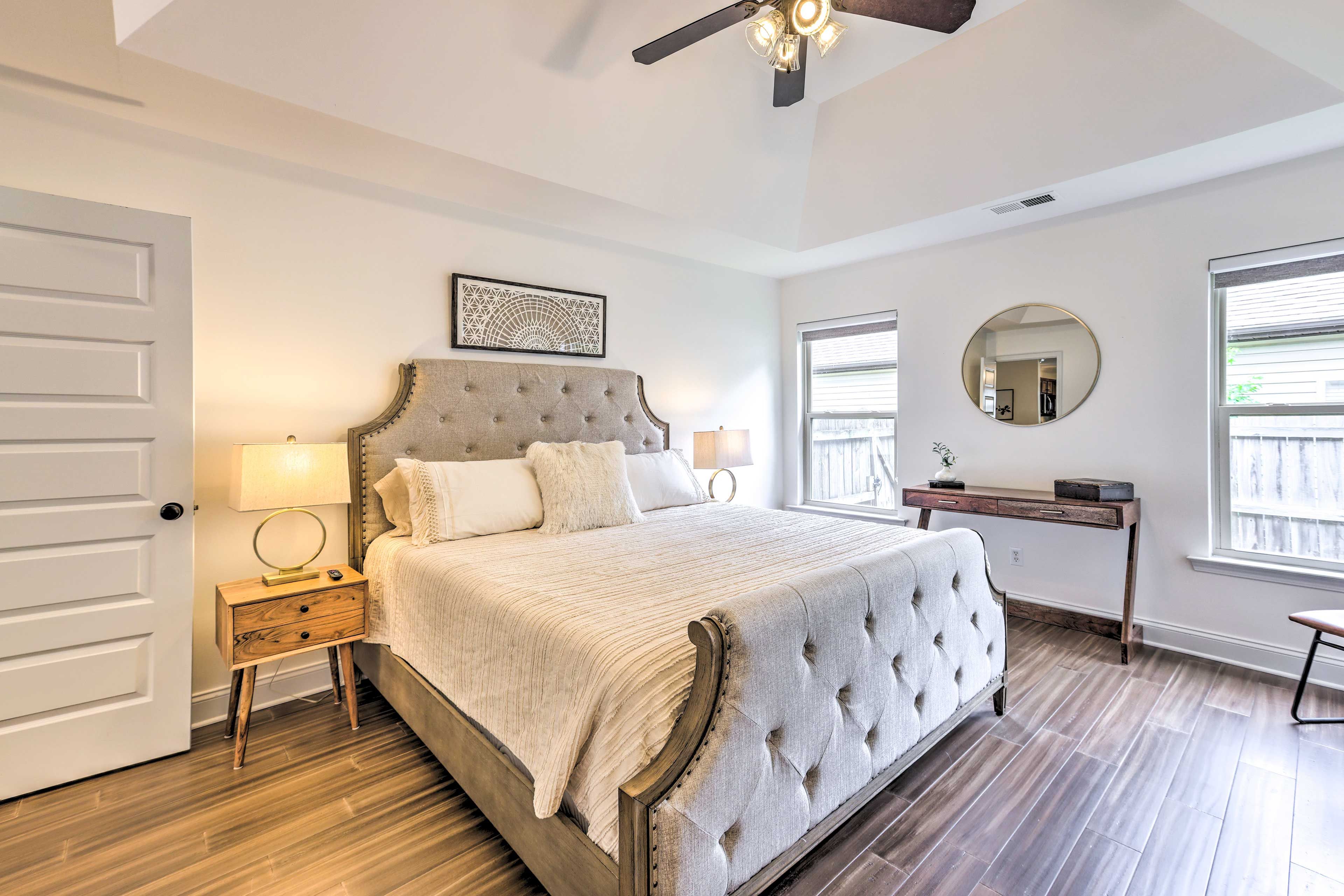 Bedroom 1 | King Bed | En-Suite