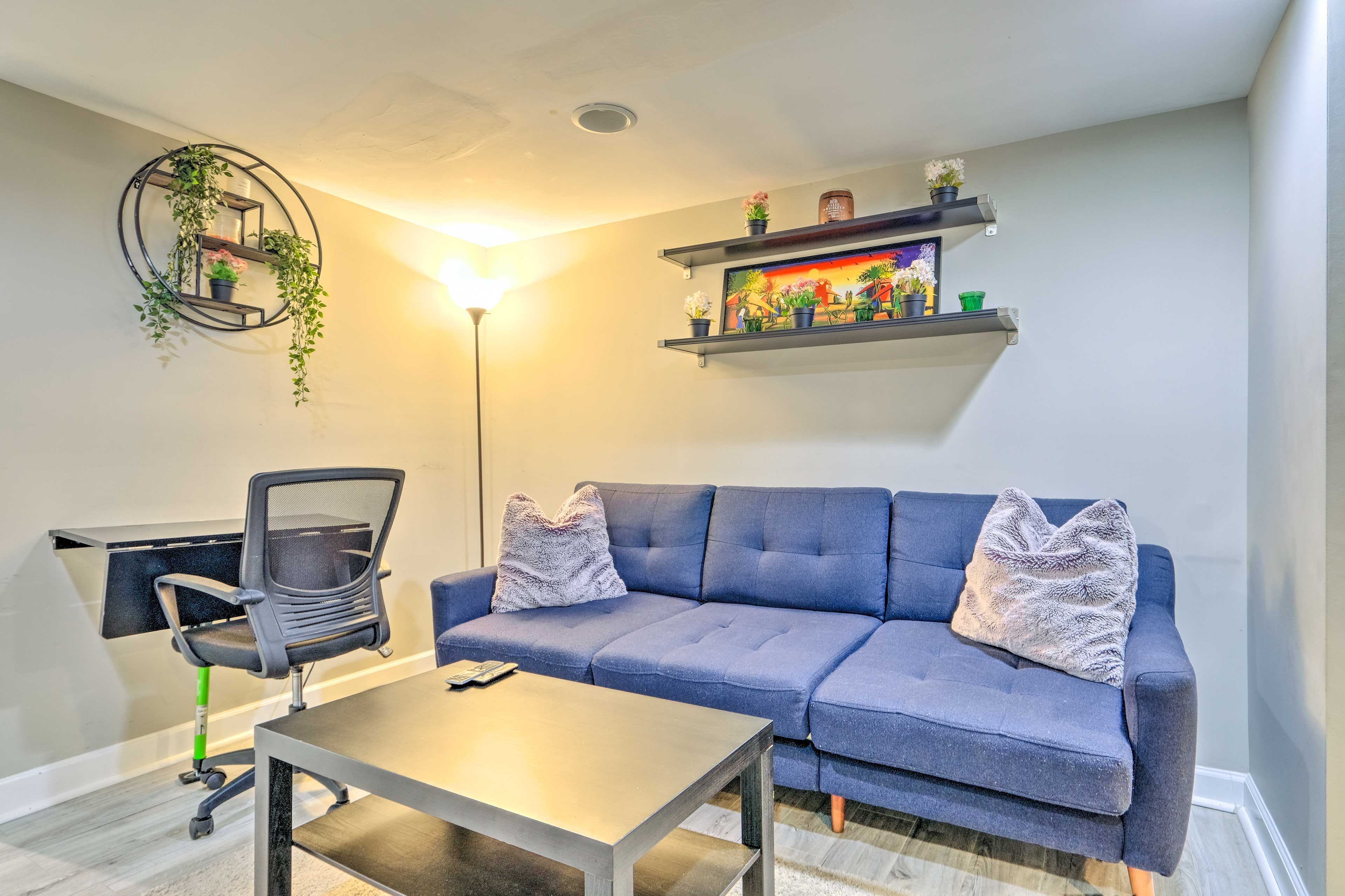 Washington Vacation Rental | Studio | 1BA | Stairs to Access | 500 Sq Ft