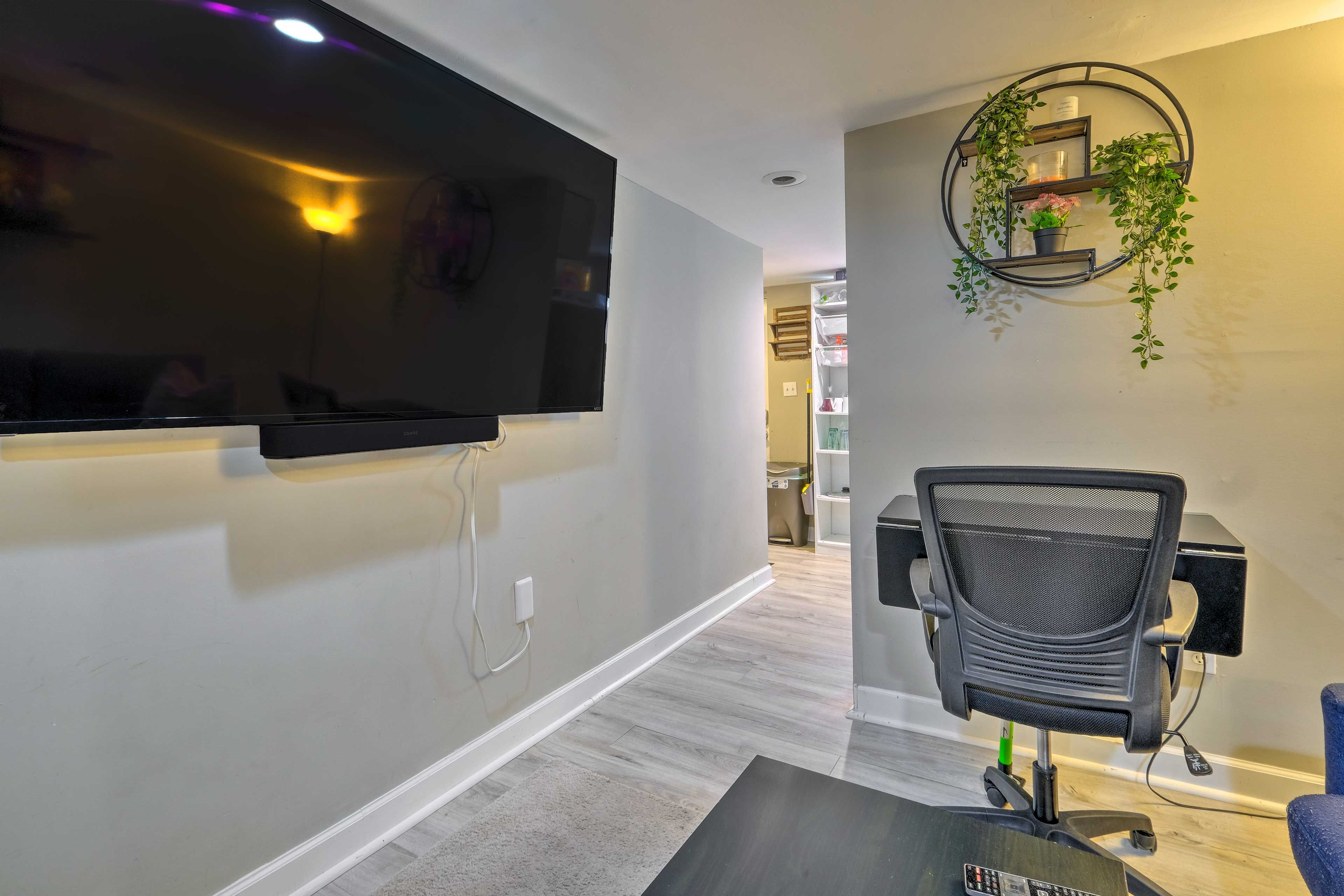 Studio | Laptop Friendly | Smart TV | Central A/C