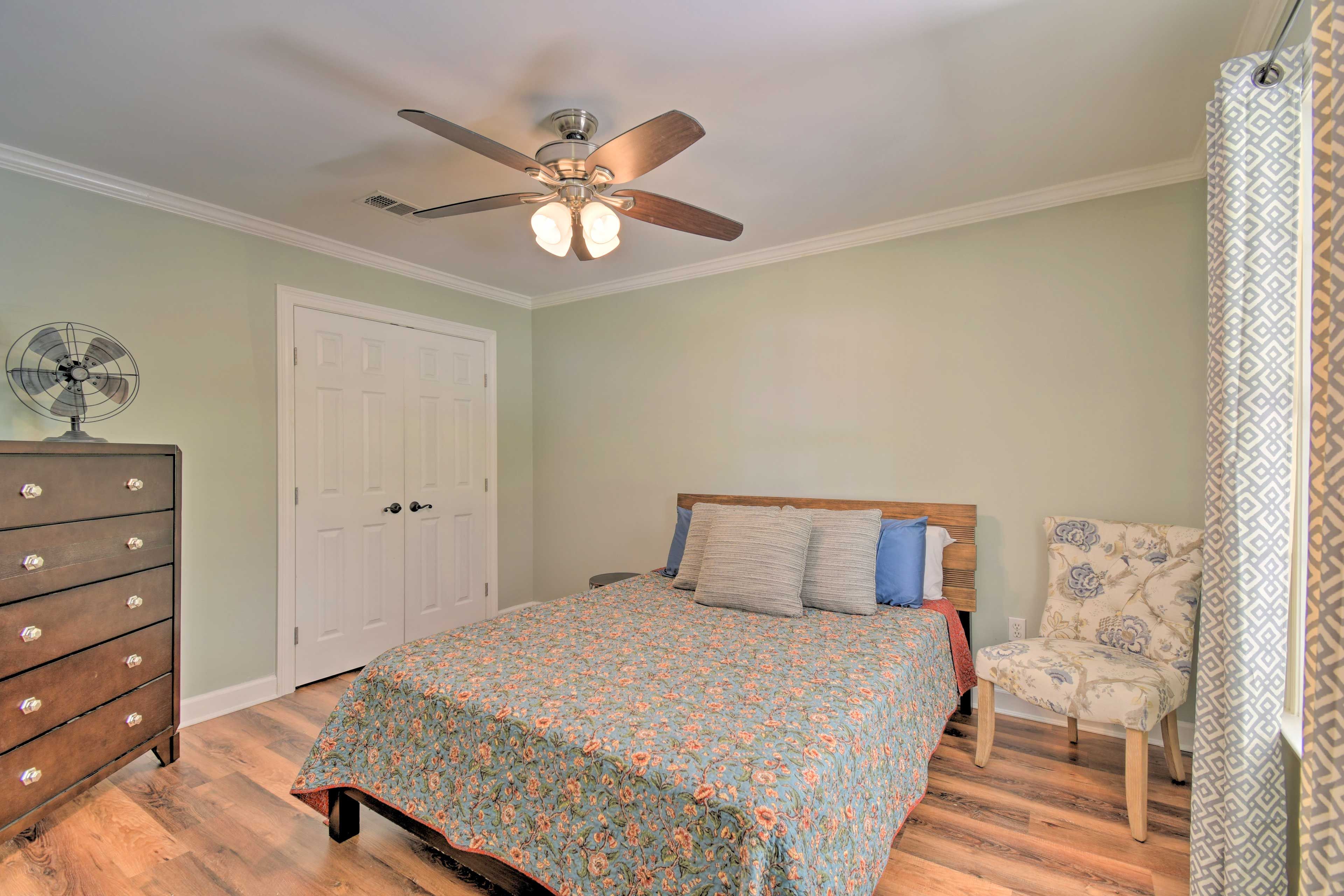 Bedroom 2 | Queen Bed