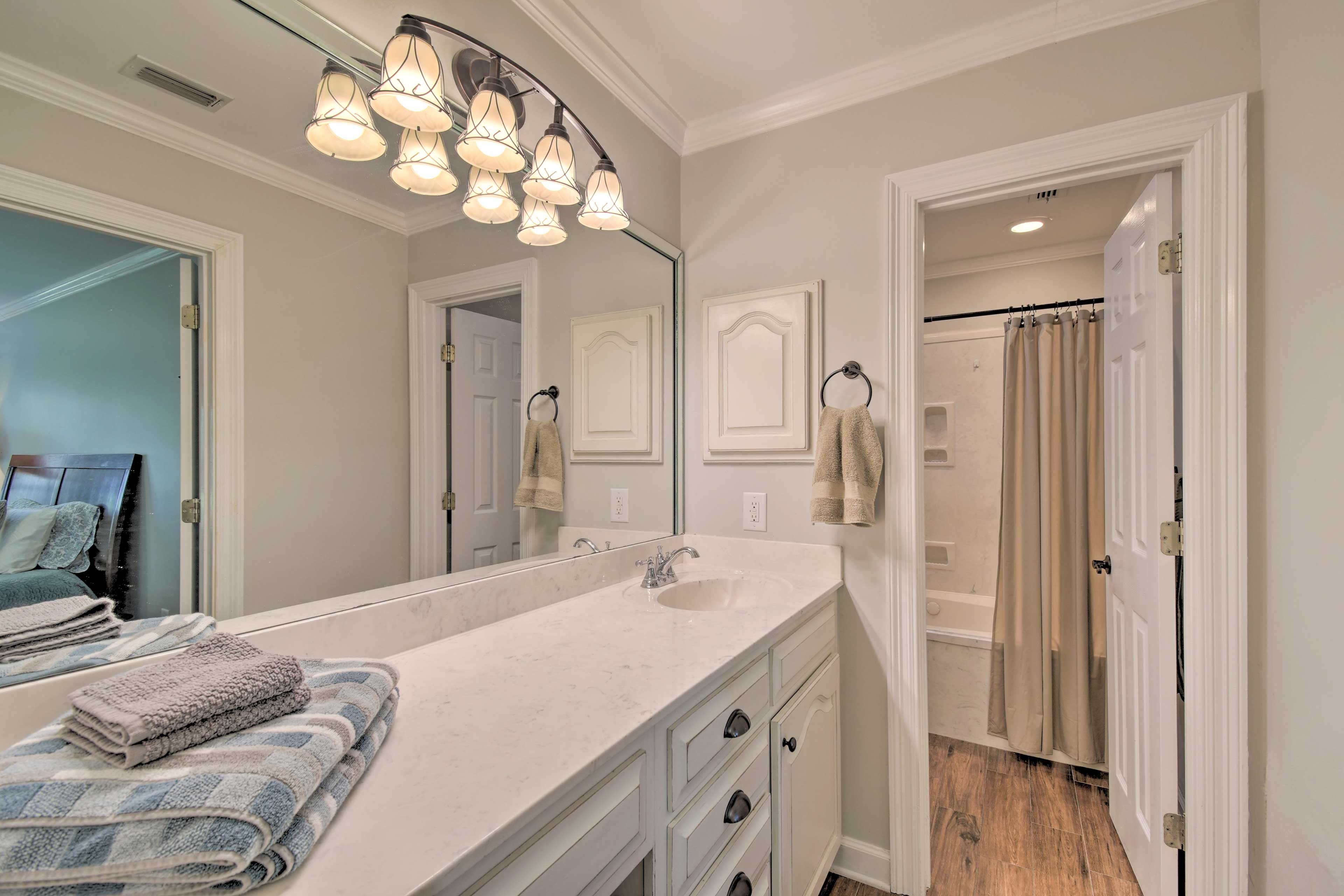 Full En-Suite Bathroom | Complimentary Toiletries | Hair Dryer