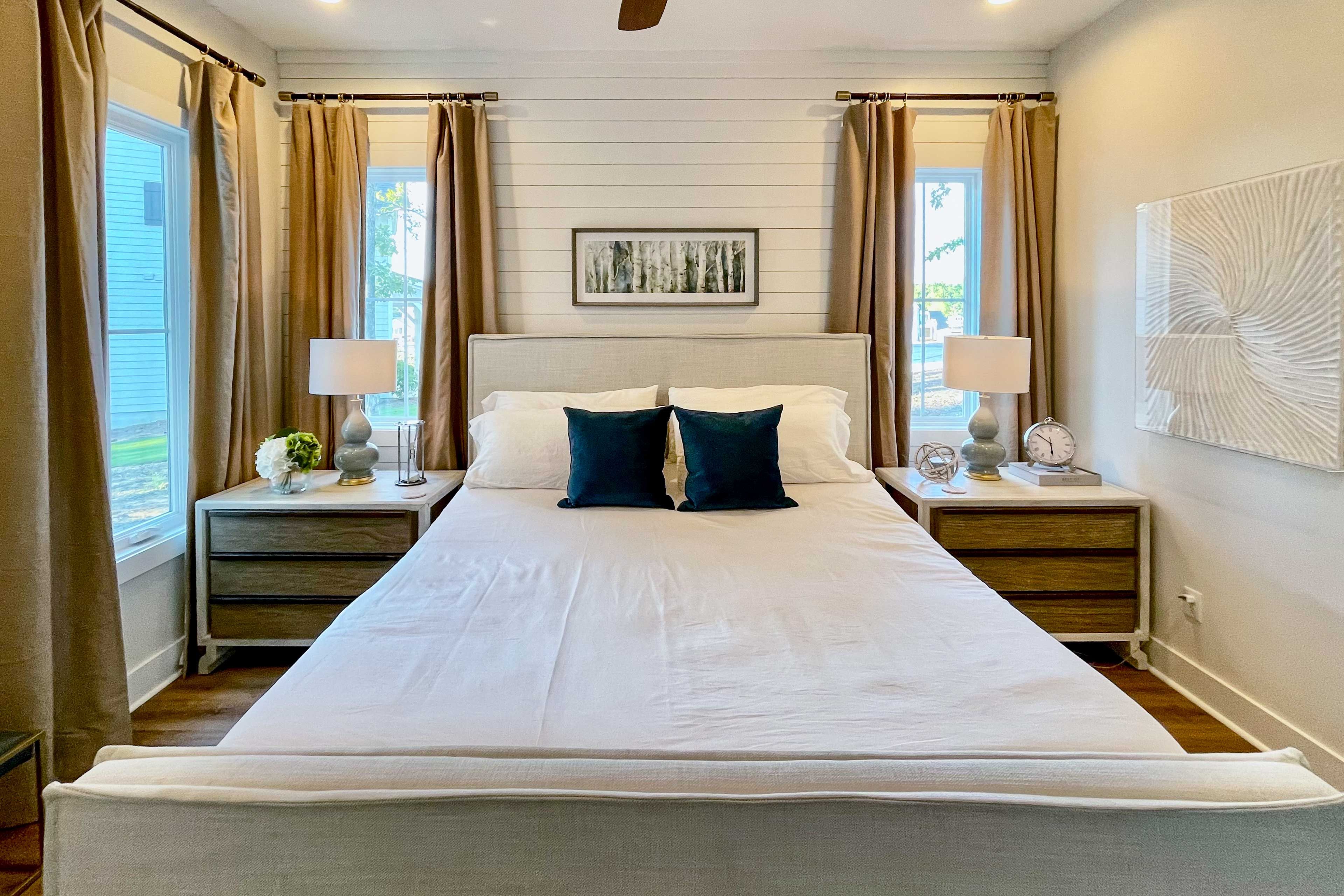 Bedroom 1 | Main Level | King Bed | En-Suite Bathroom