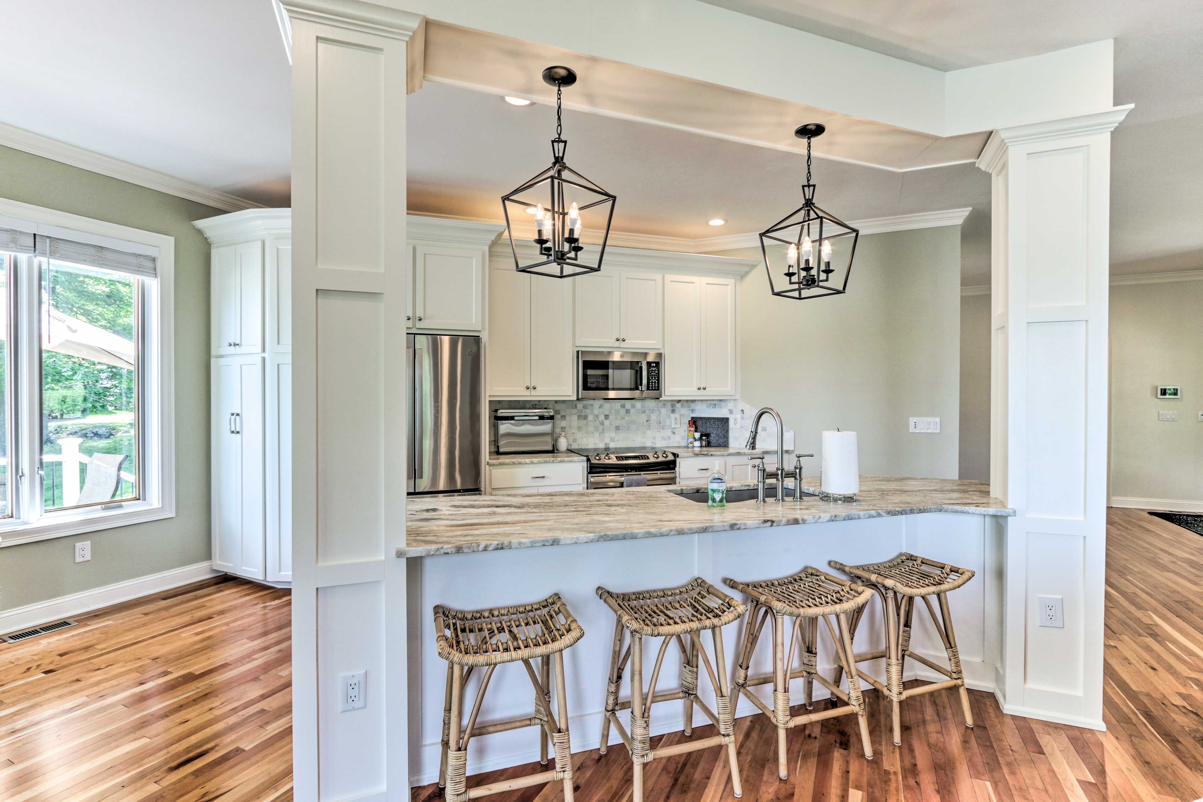 Kitchen | Stainless Steel Appliances | Equipped w/ Cooking Essentials