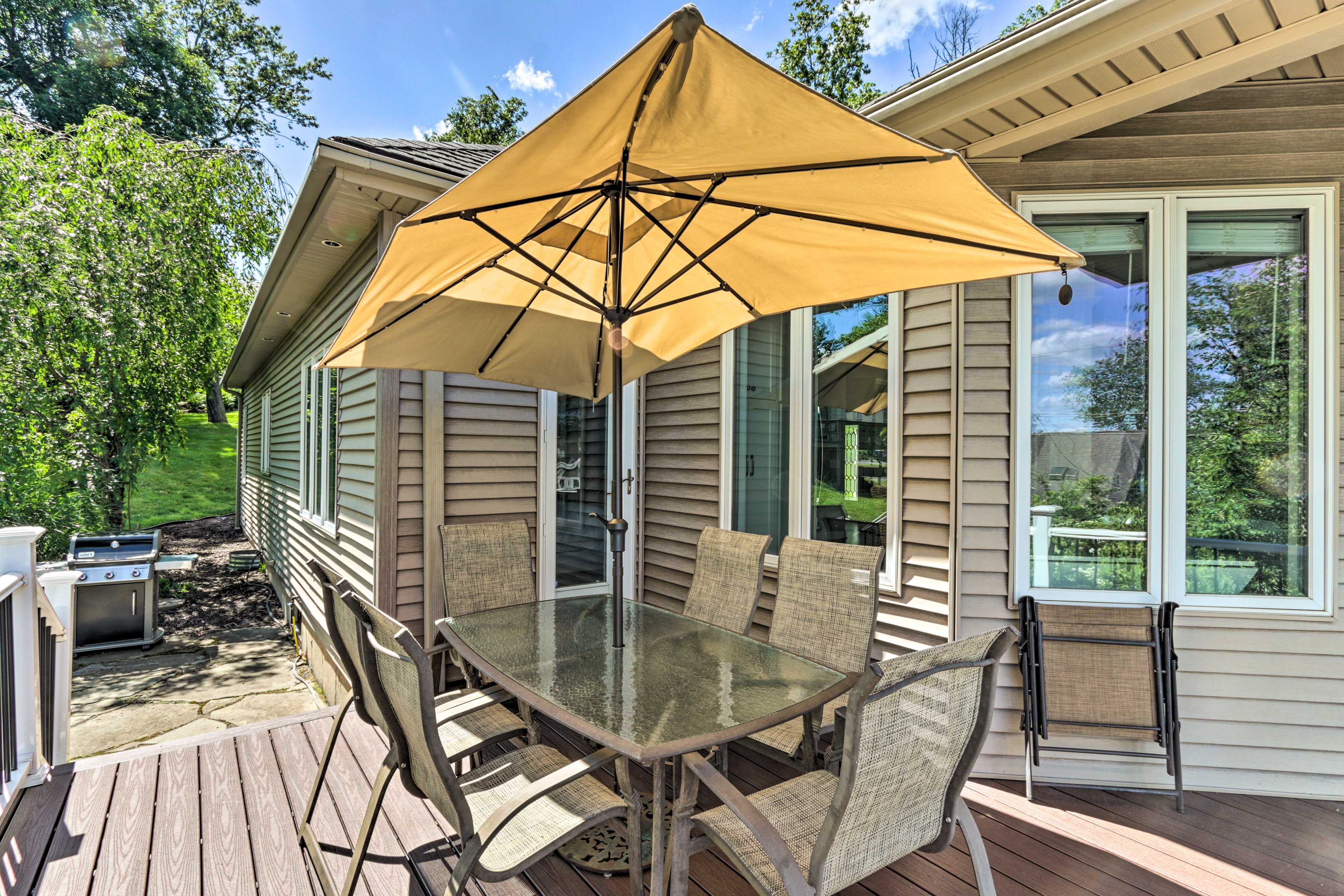 Deck | Outdoor Dining | Gas Grill