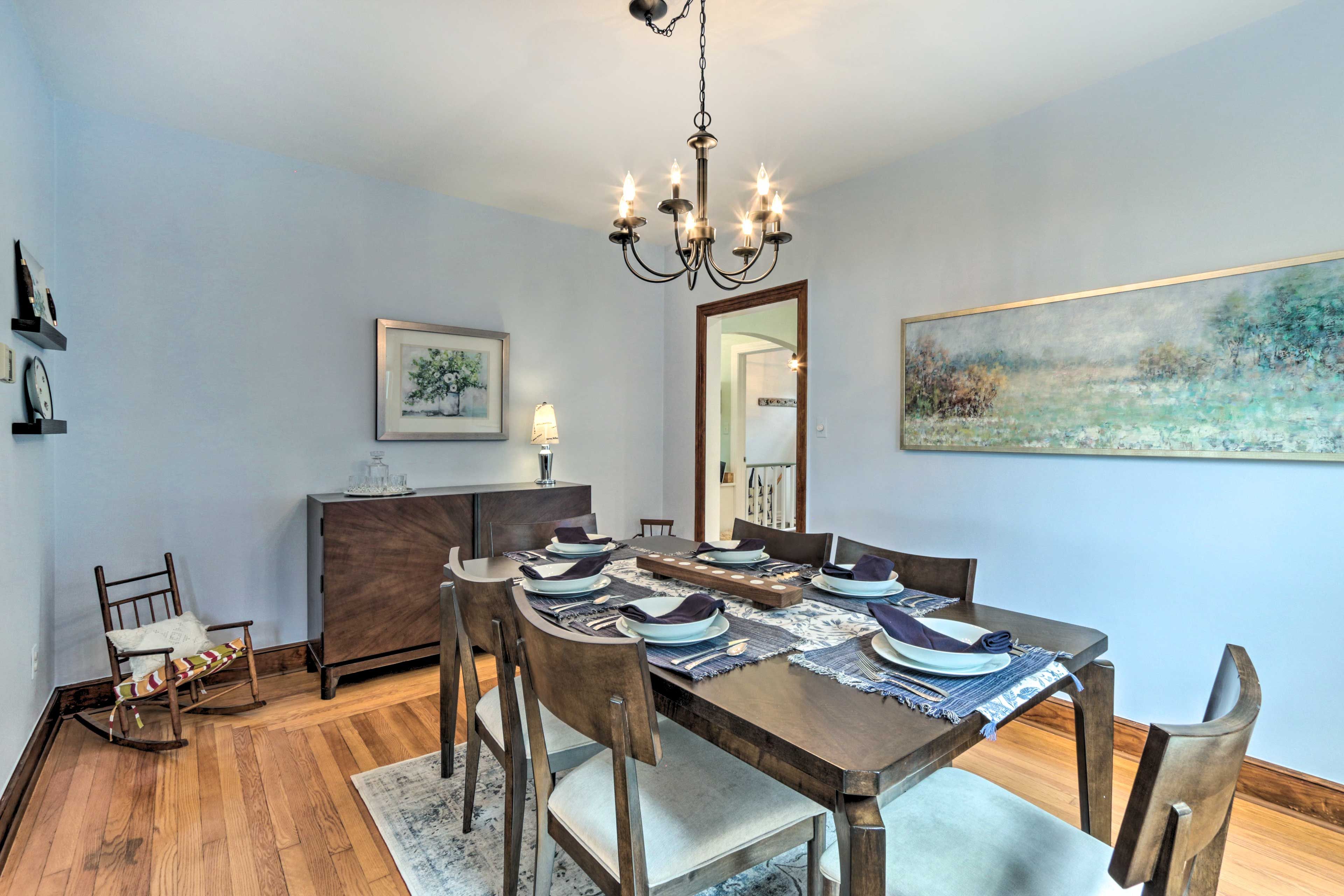 Dining Table | Dishware & Flatware