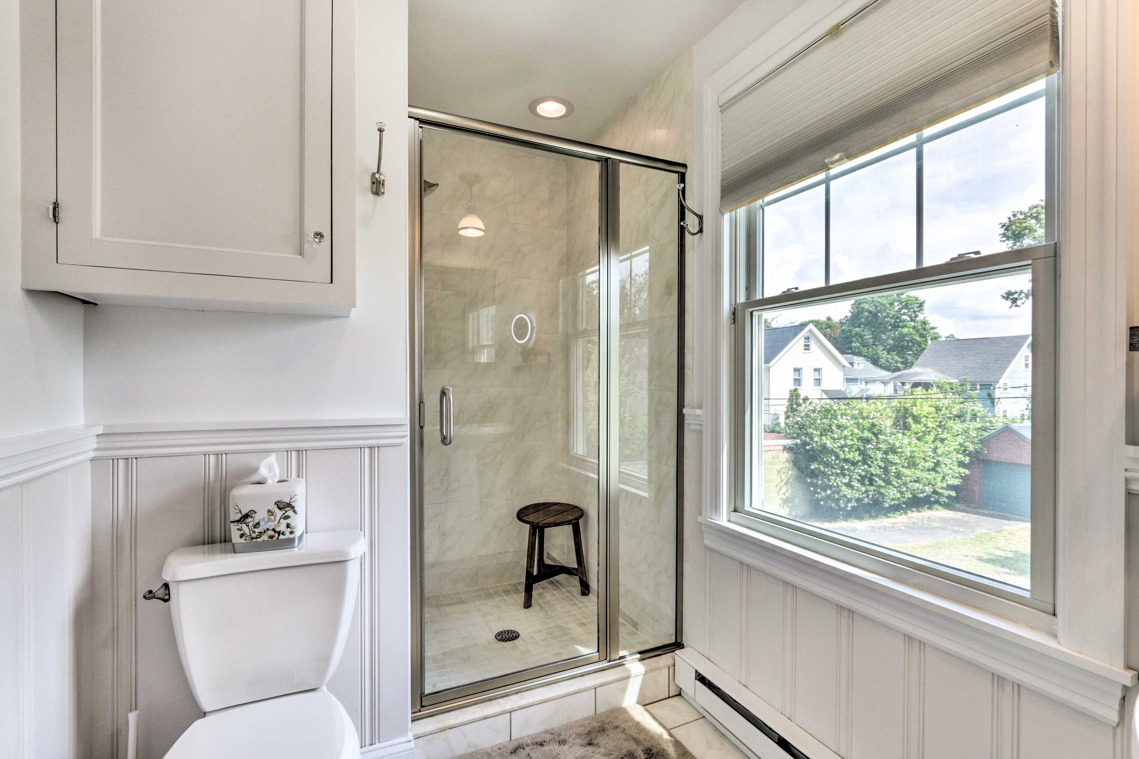 En-Suite Bathroom | Complimentary Toiletries | Bathrobes
