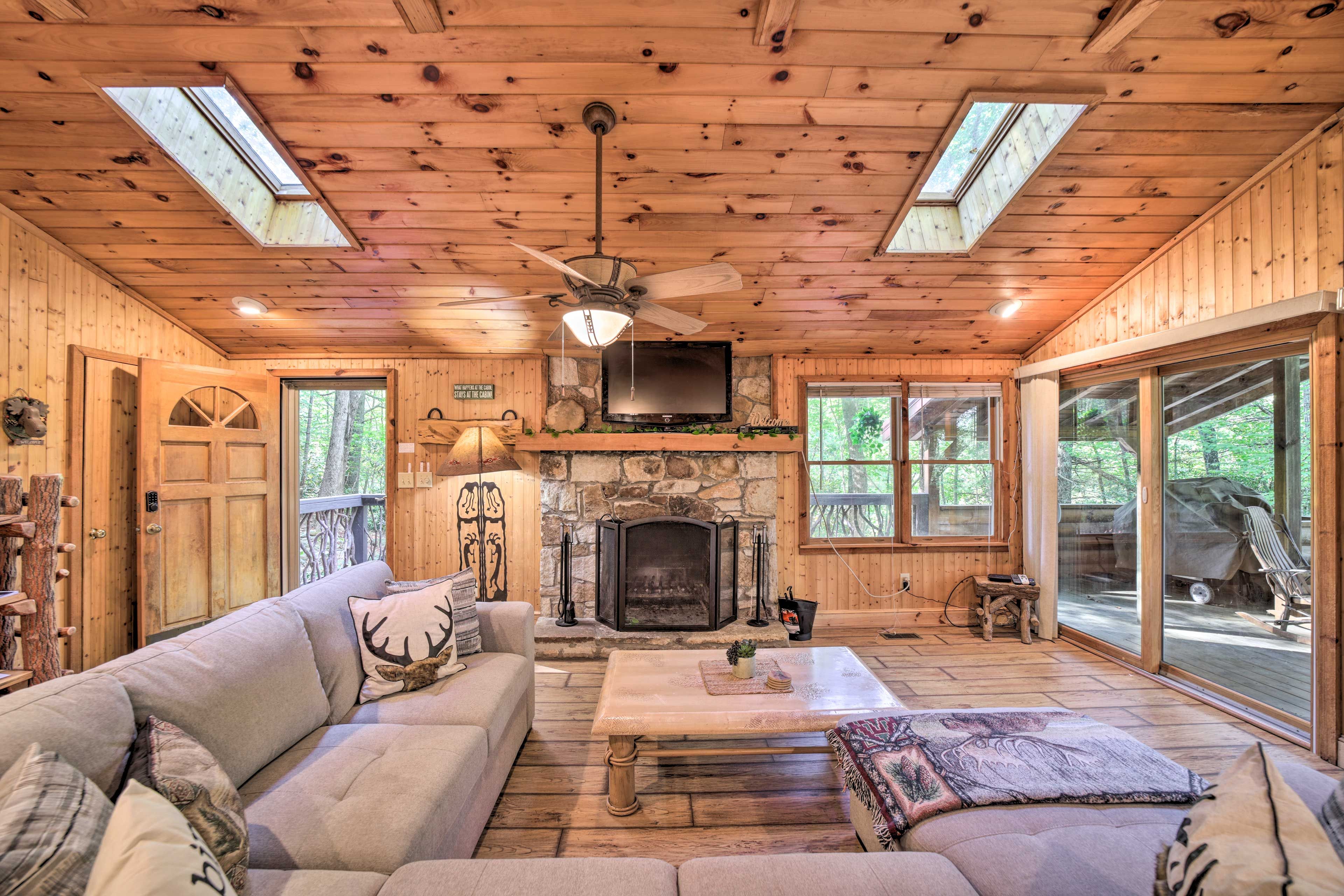 Living Room | Main Level | Sleeper Sofa | Smart TV w/ Cable
