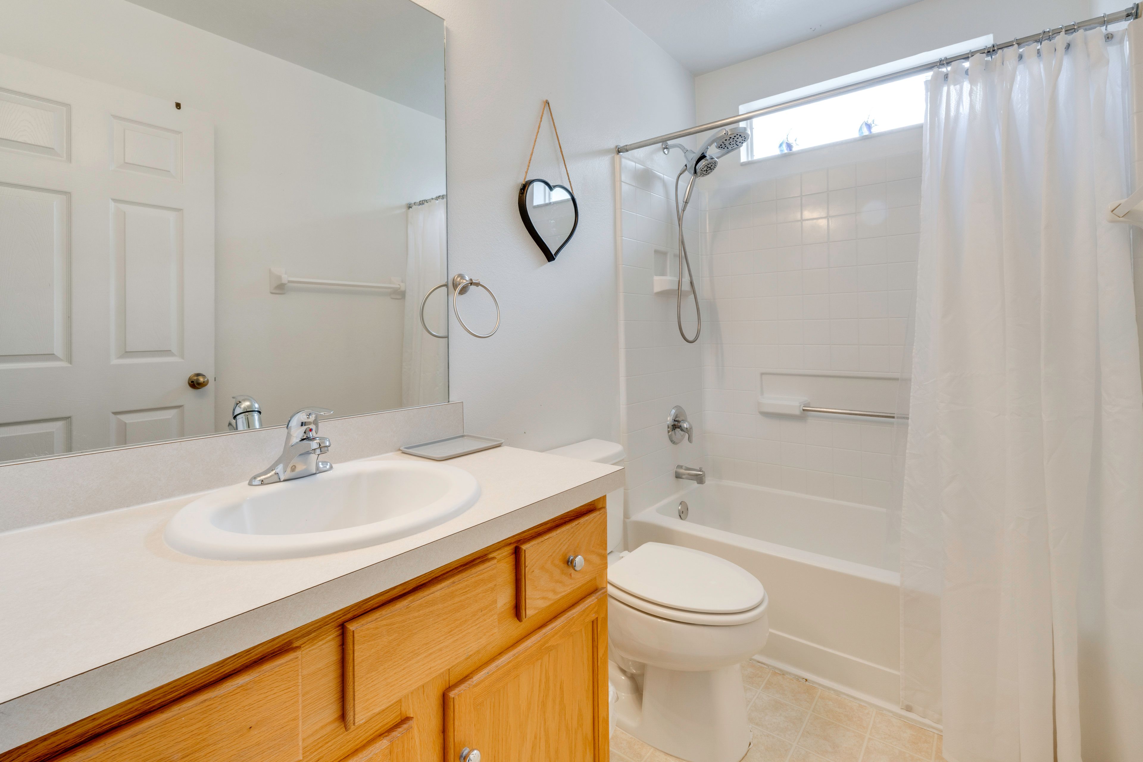 Bathroom | 2nd Floor