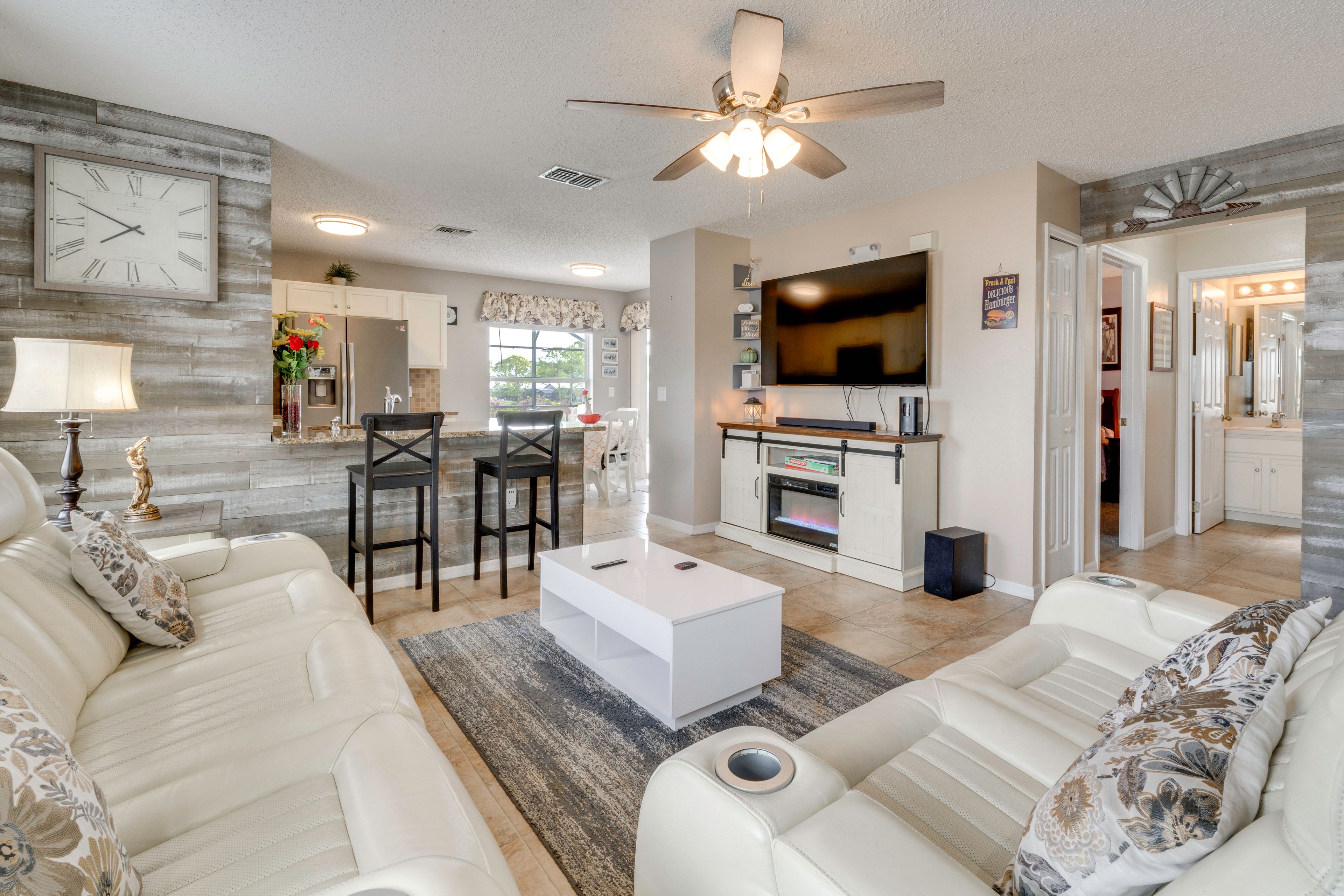 Living Room | Free WiFi | Central A/C | Smart TV | 1st Floor