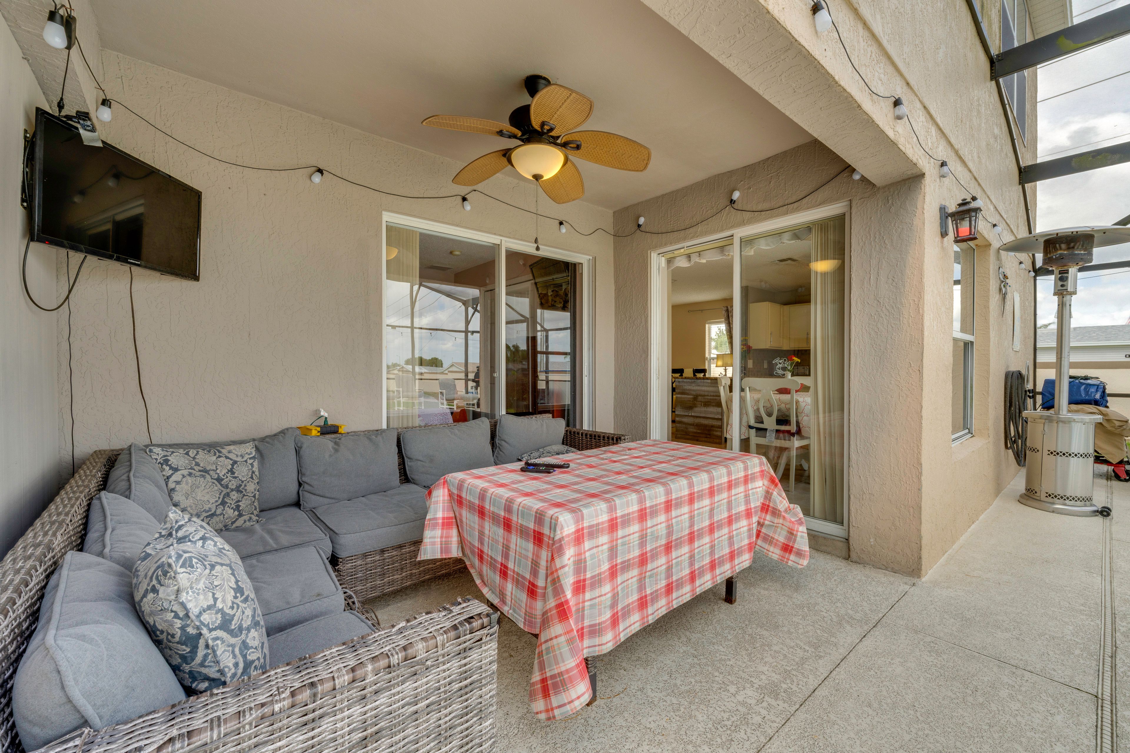 Covered Patio | Smart TV