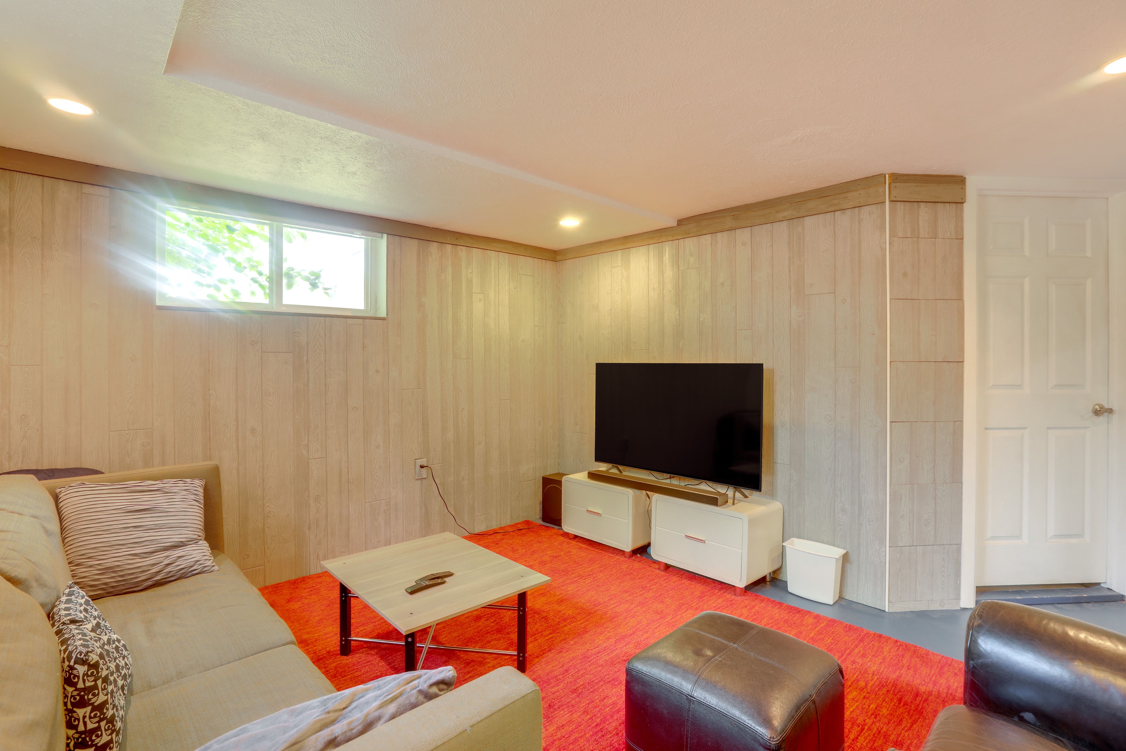 Basement | Smart TV