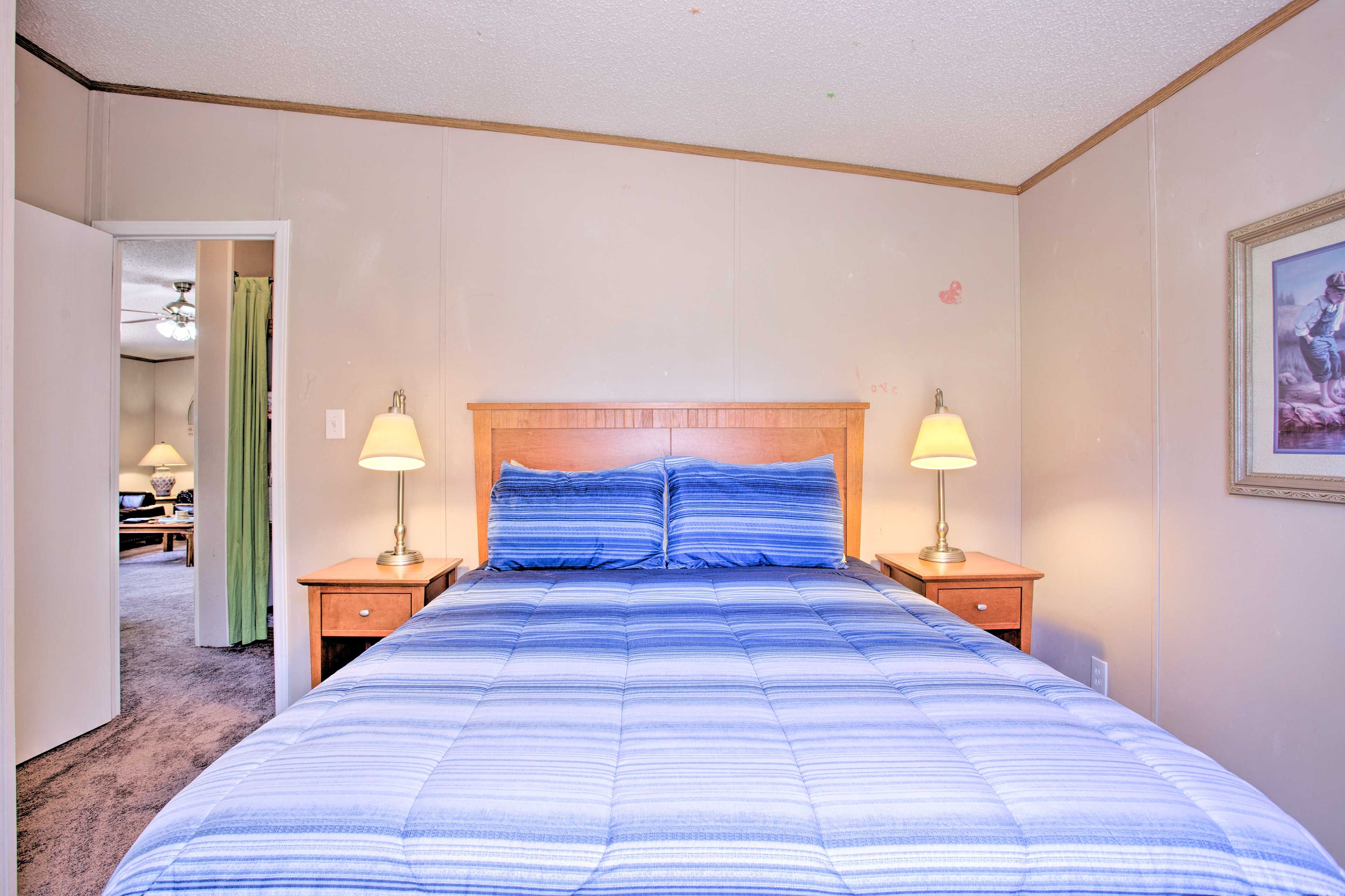 Bedroom 3 | Queen Bed
