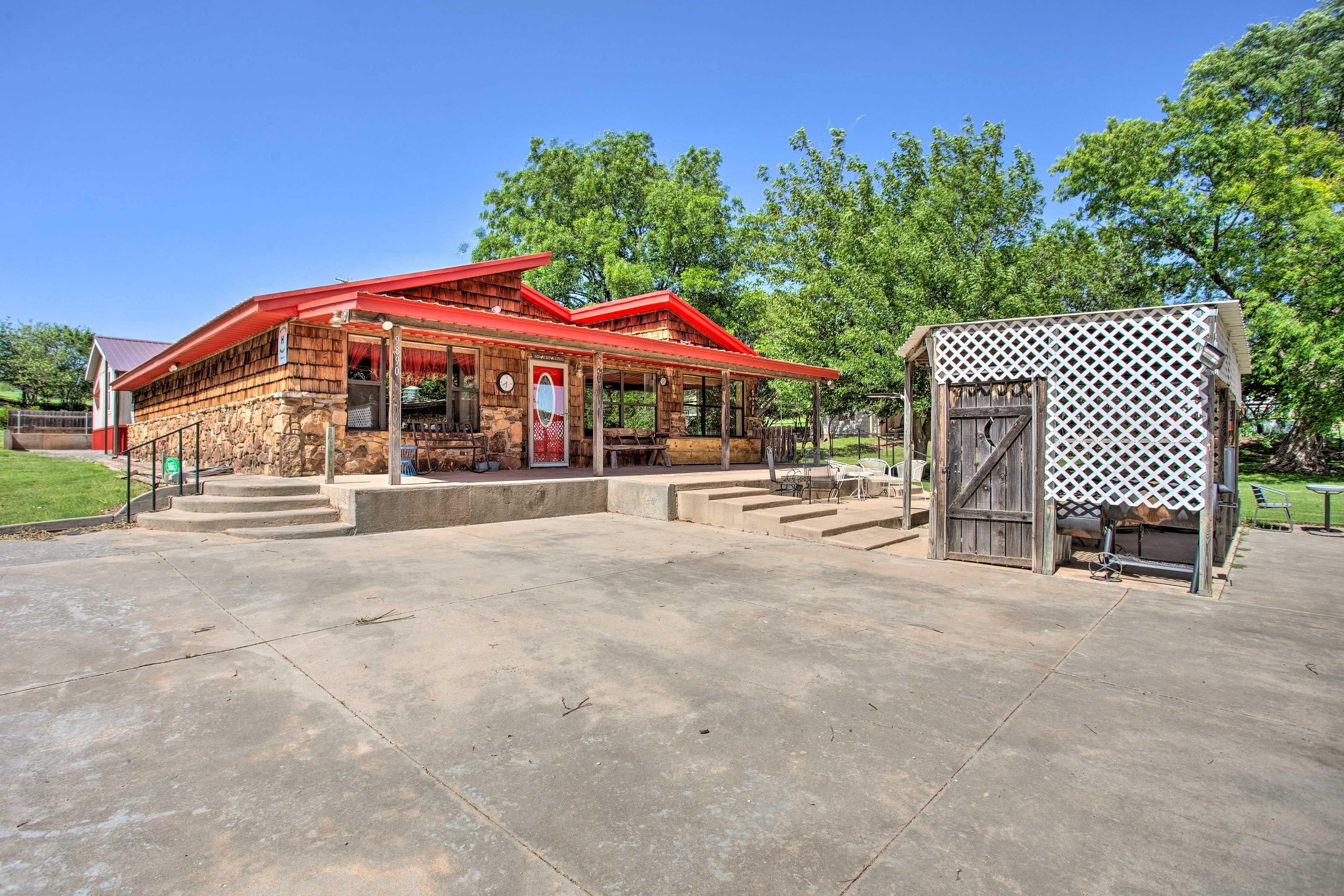 Butler Vacation Rental | 3BR | 2BA | Stairs to Access | 1,900 Sq Ft