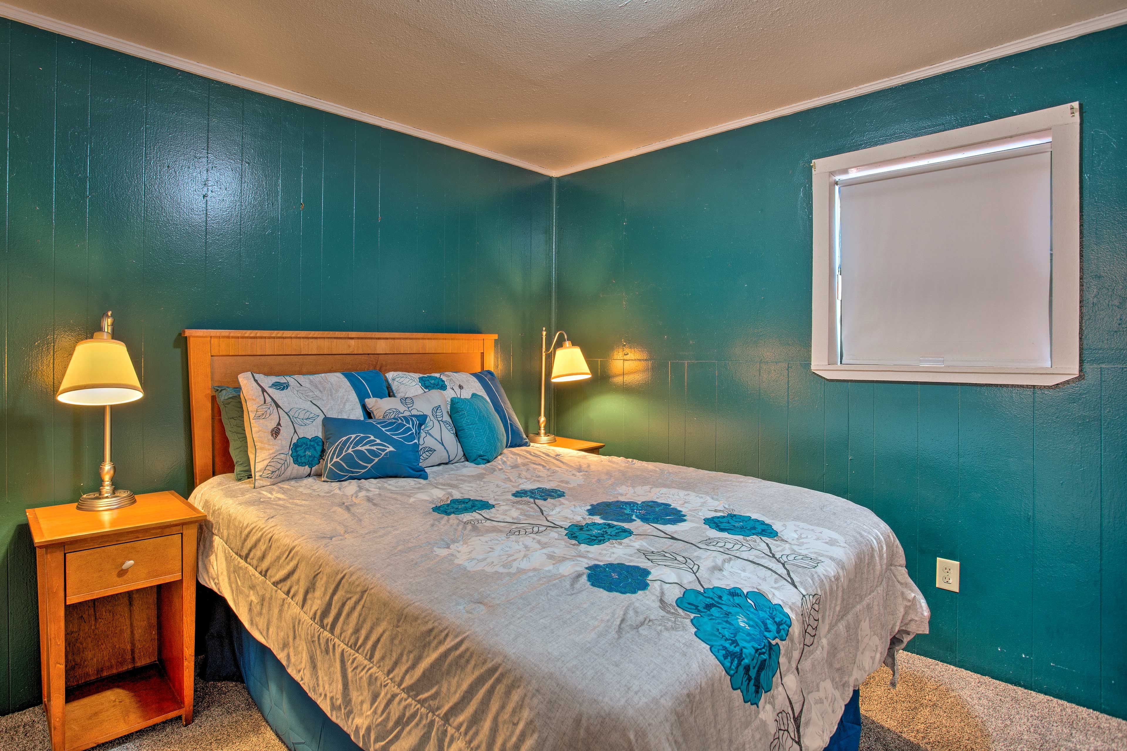 Bedroom 3 | Queen Bed