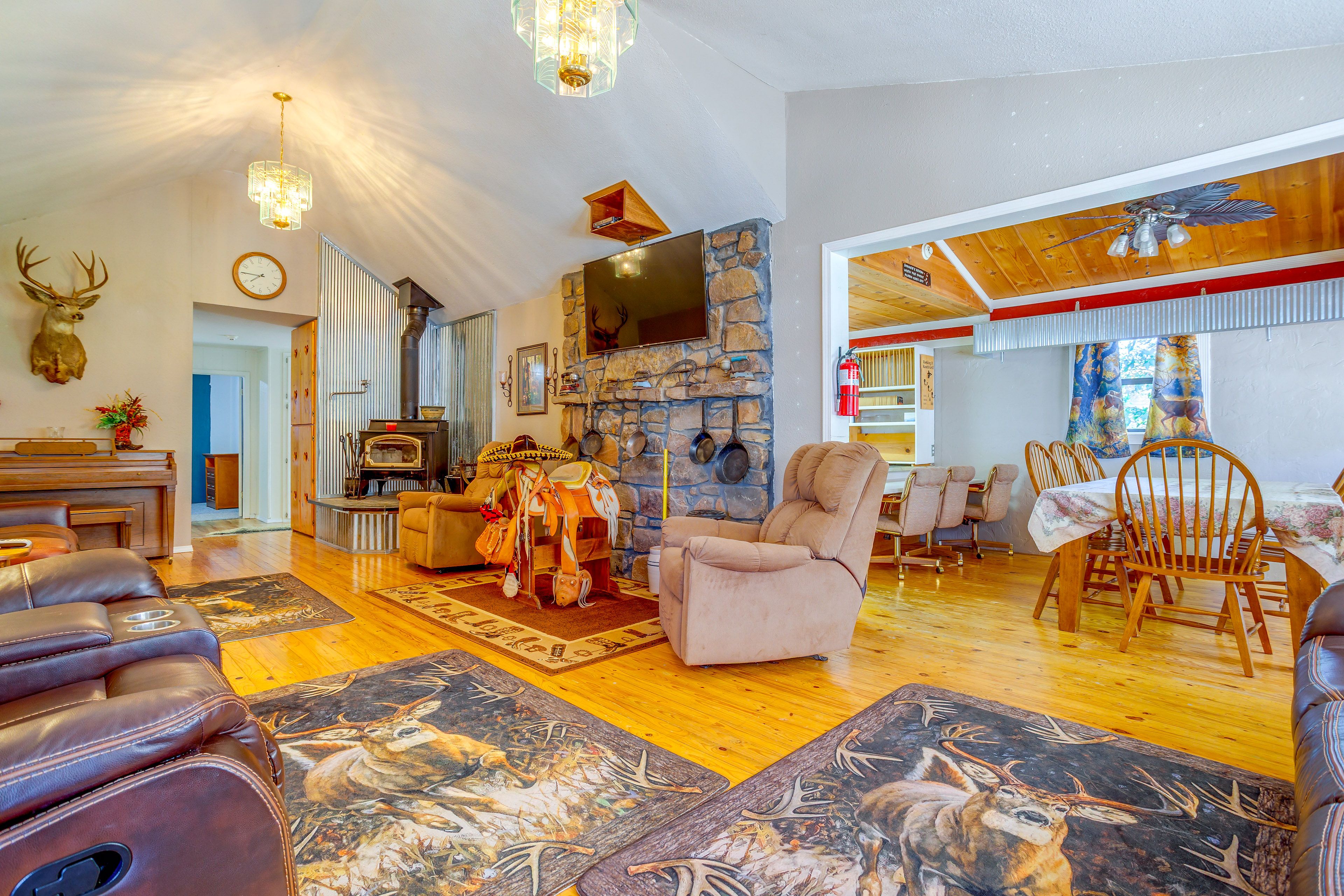 Living Room | Flat-Screen Cable TV | Wood-Burning Stove (Bring Your Own Wood)
