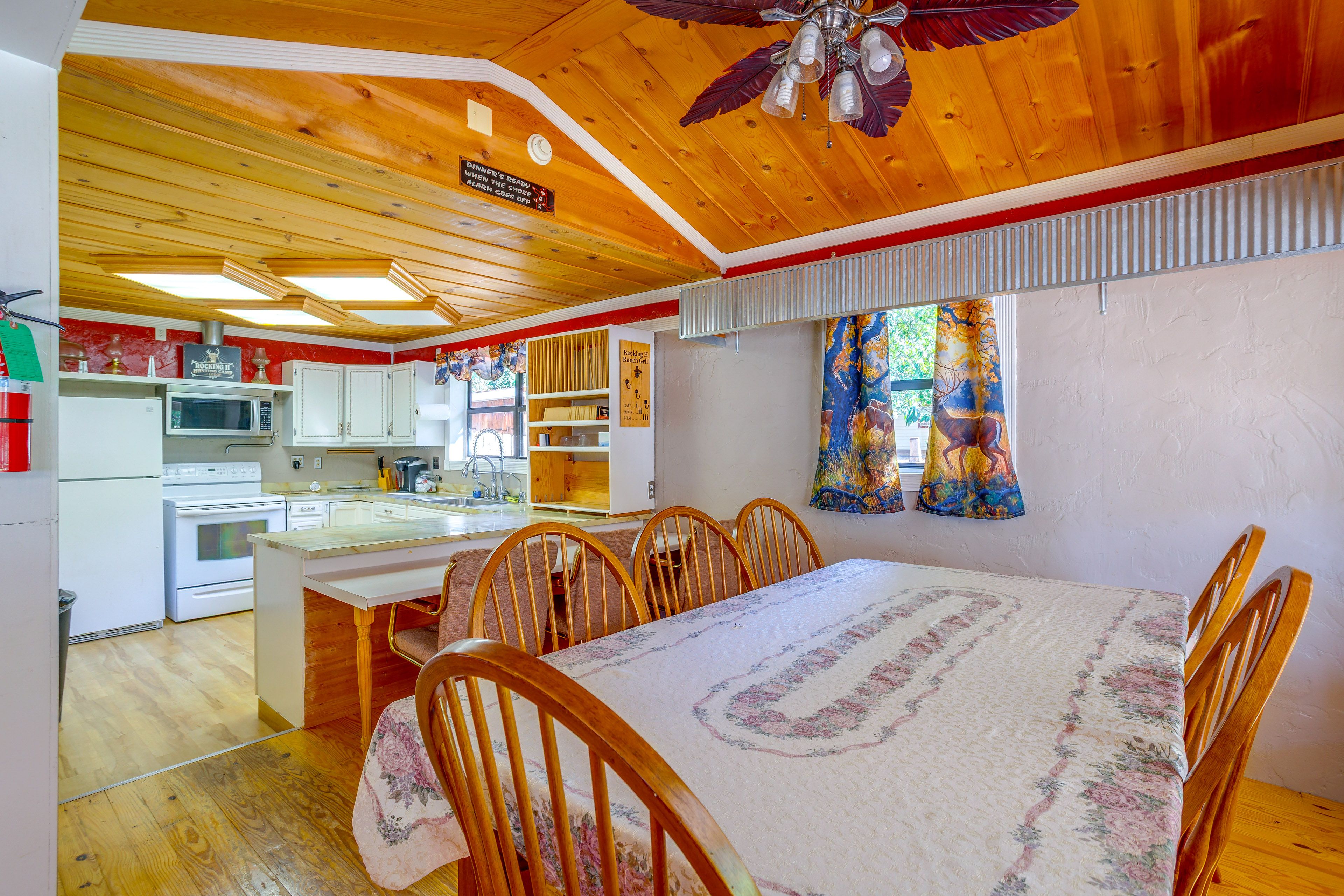 Dining Room | Dishware & Flatware Provided | Central A/C & Heating