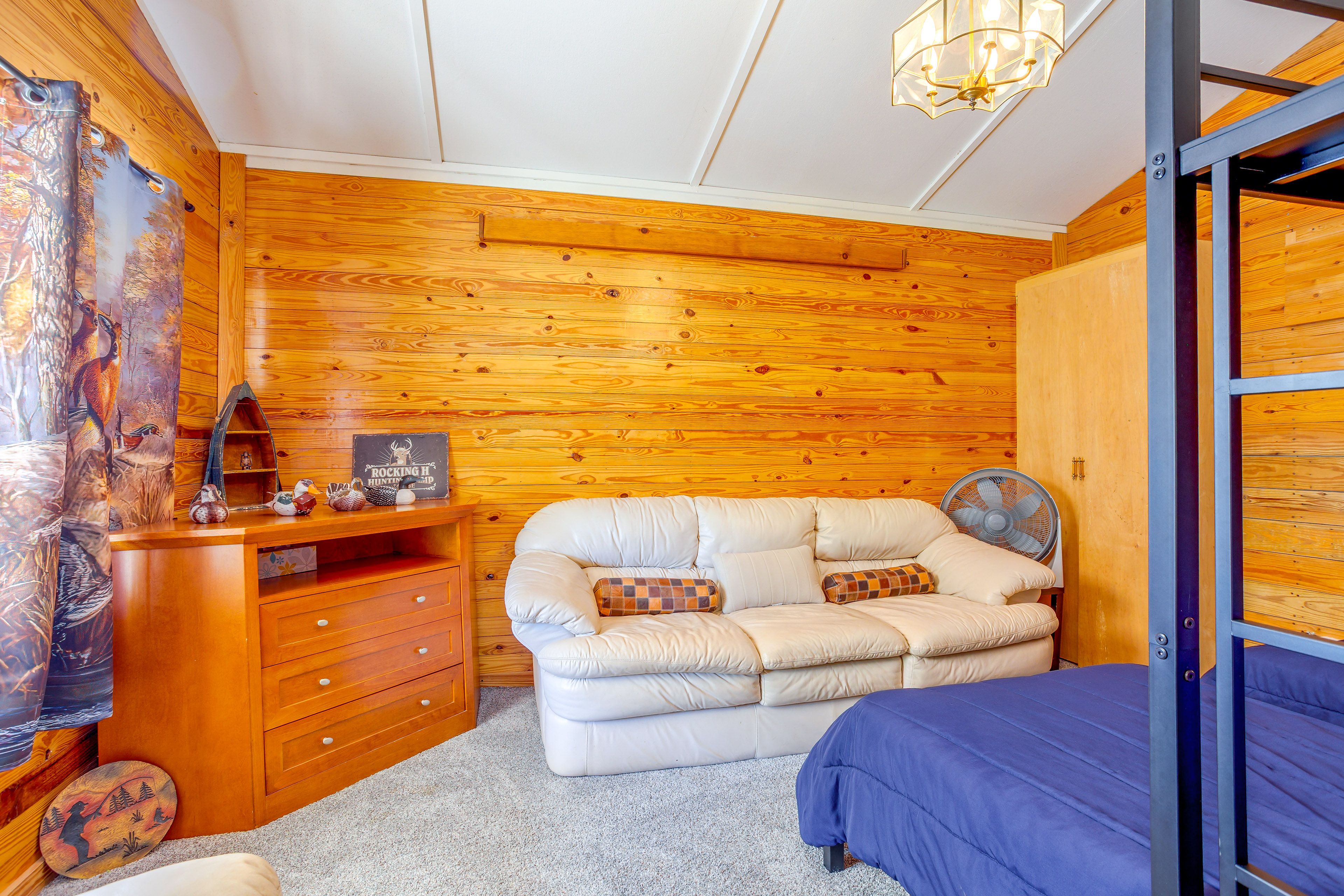 Bonus Room | 2 Twin Beds | Lofted Twin Bed