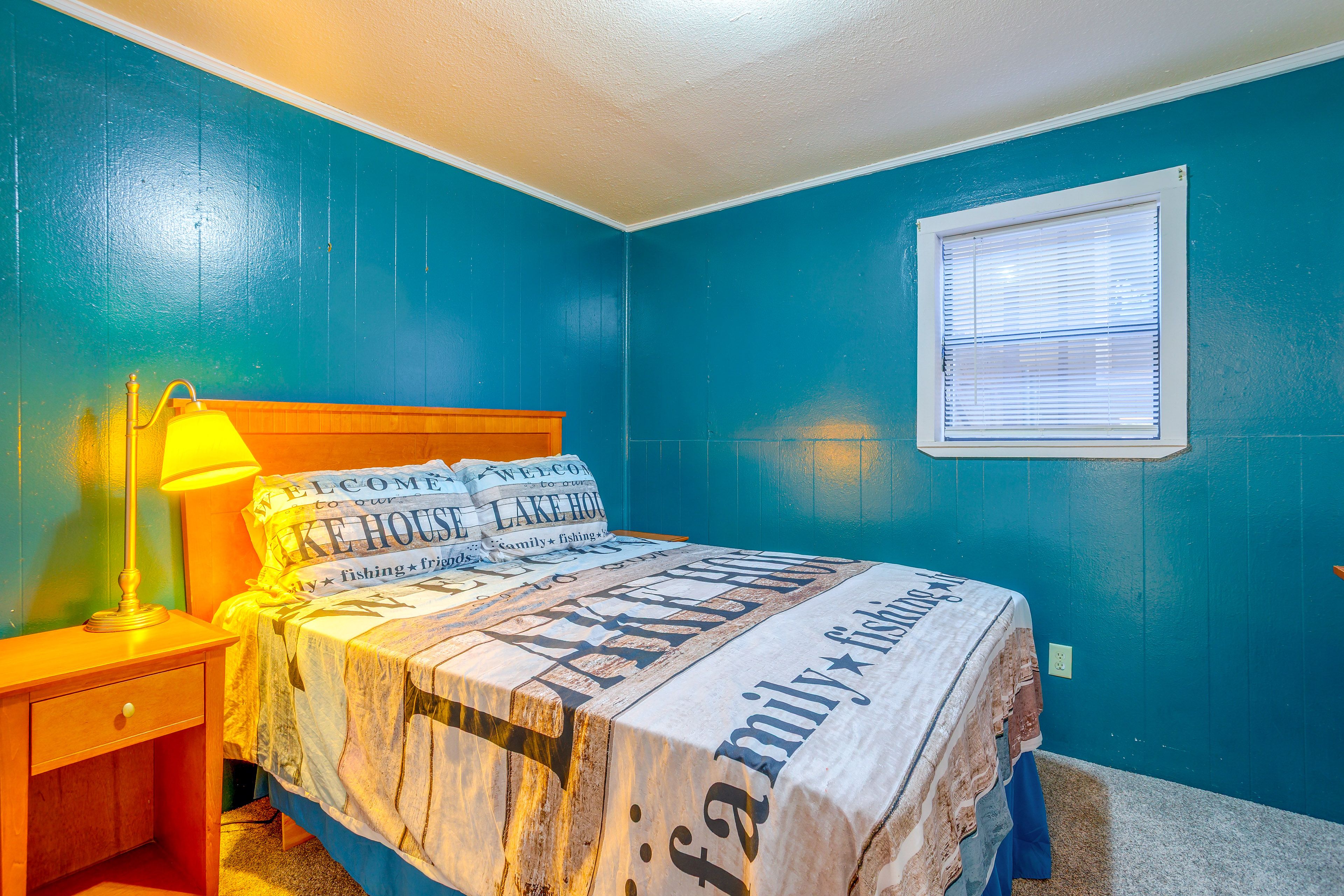 Bedroom 3 | Queen Bed
