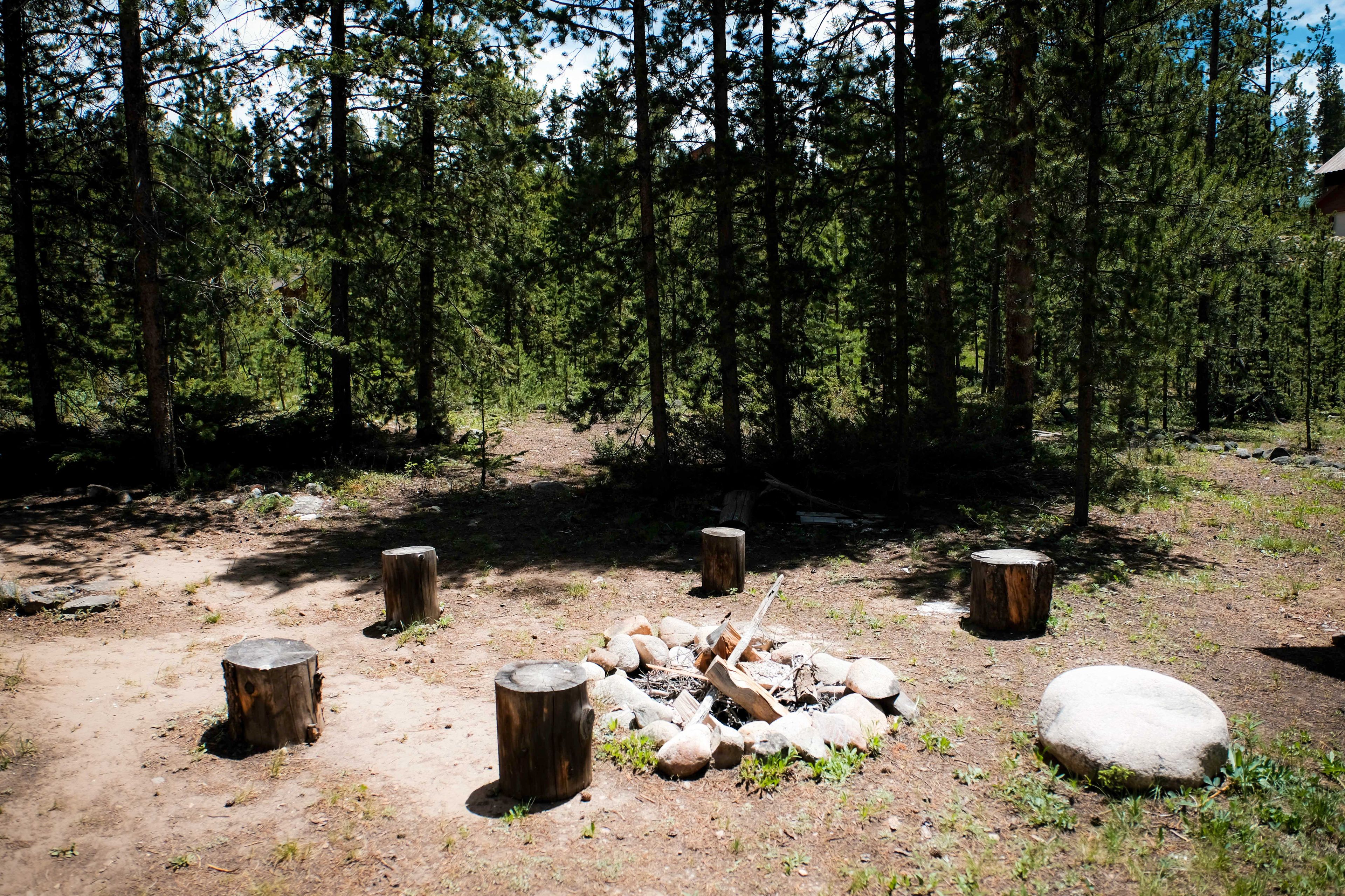 Private Yard | Fire Pit