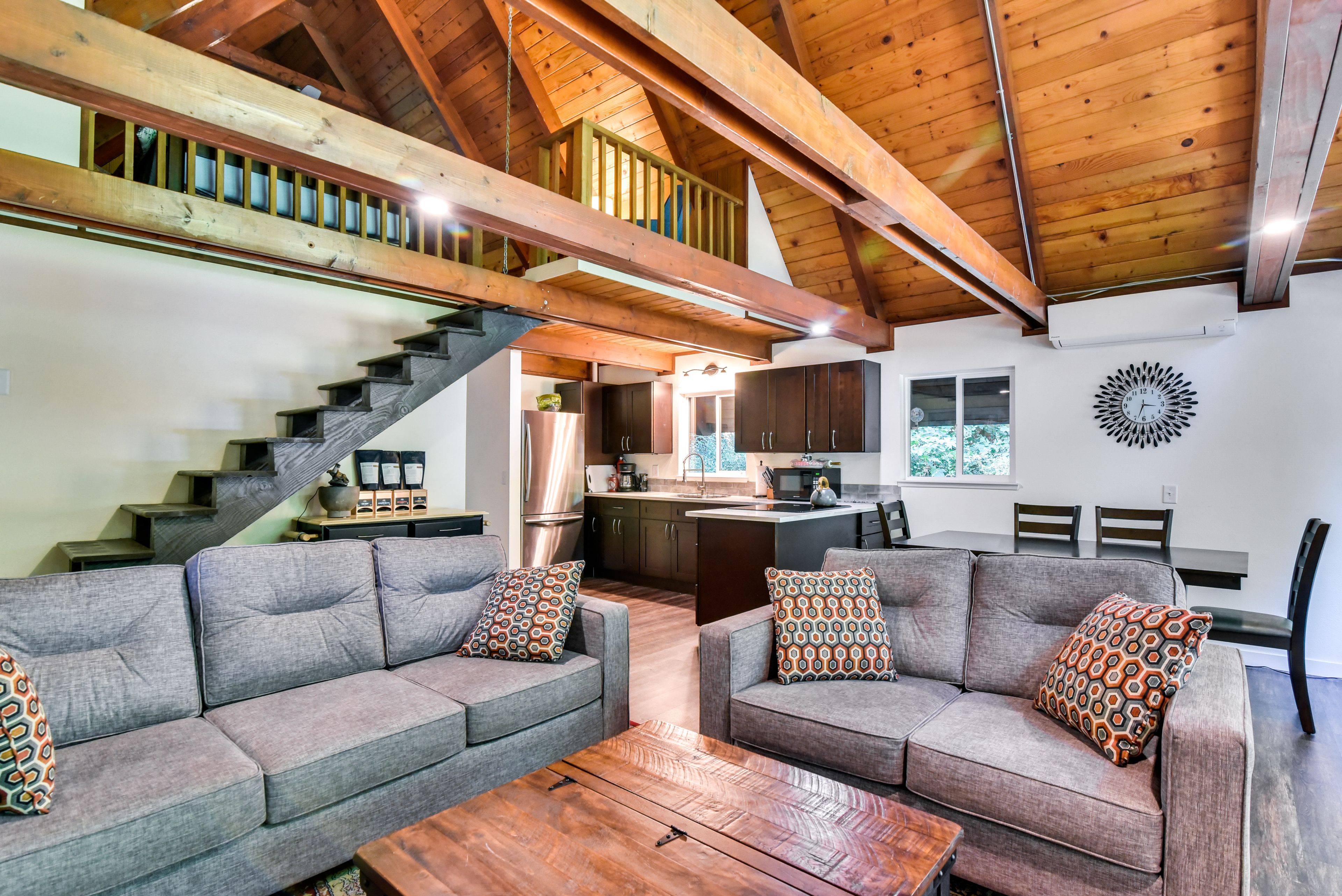 Cougar Vacation Rental | 1BR | 1BA | Steps Required | 750 Sq Ft