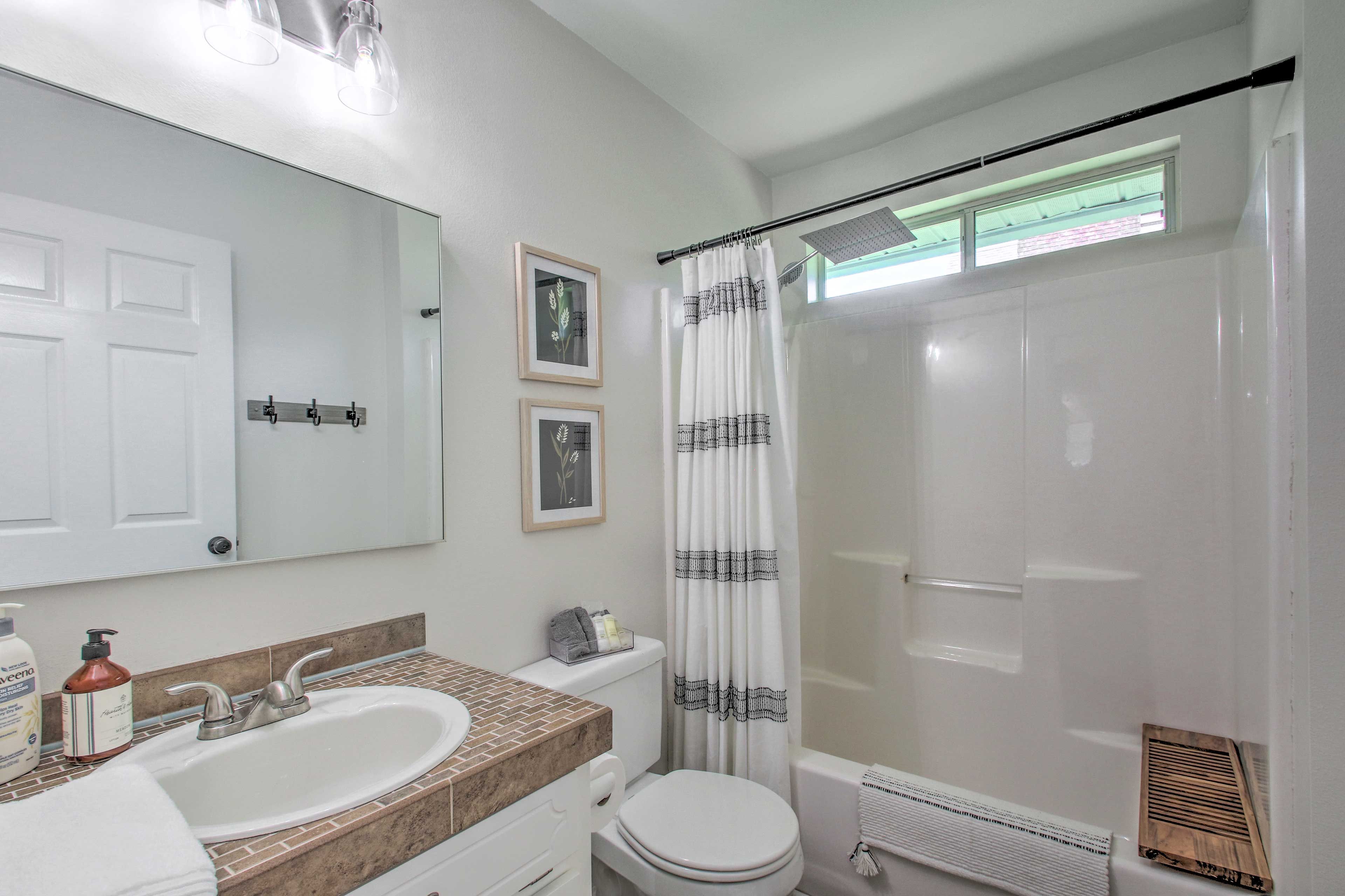 Full Bathroom | Complimentary Toiletries | Hair Dryer | Towels Provided