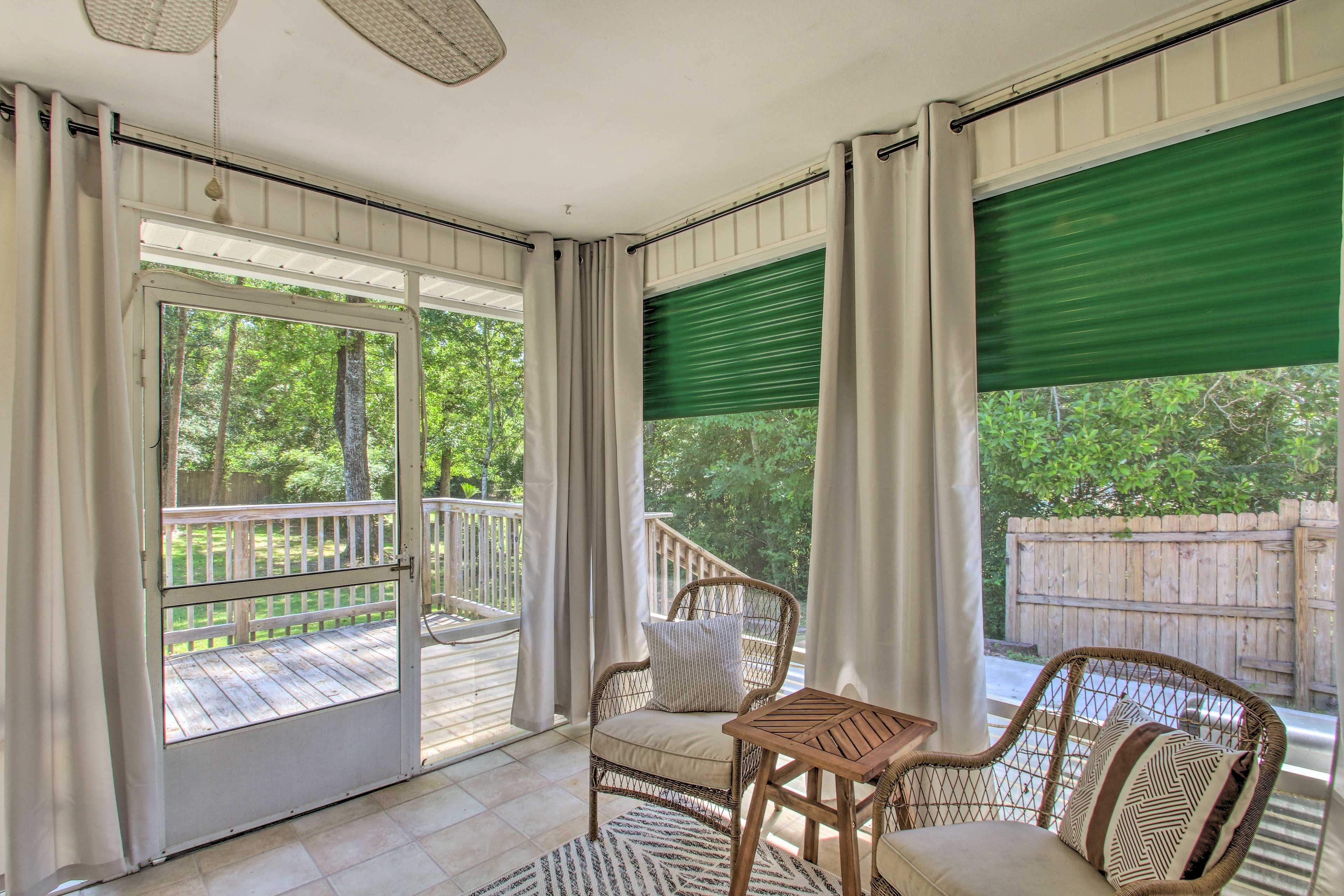 Screened-In Porch | Private Yard | Patio & Deck | Gas Grill | Fire Pit