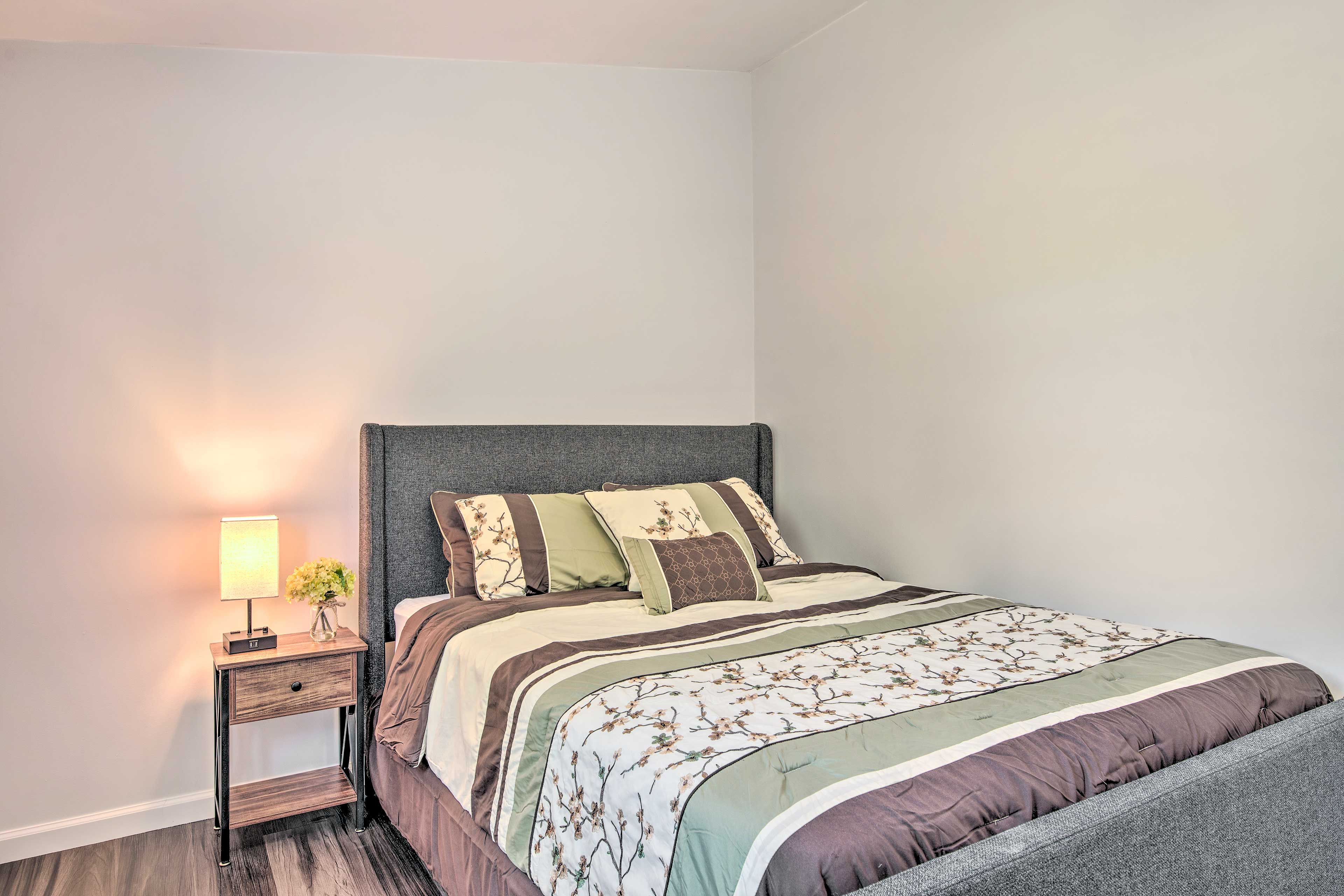 Bedroom 3 | 2nd Floor | Queen Bed