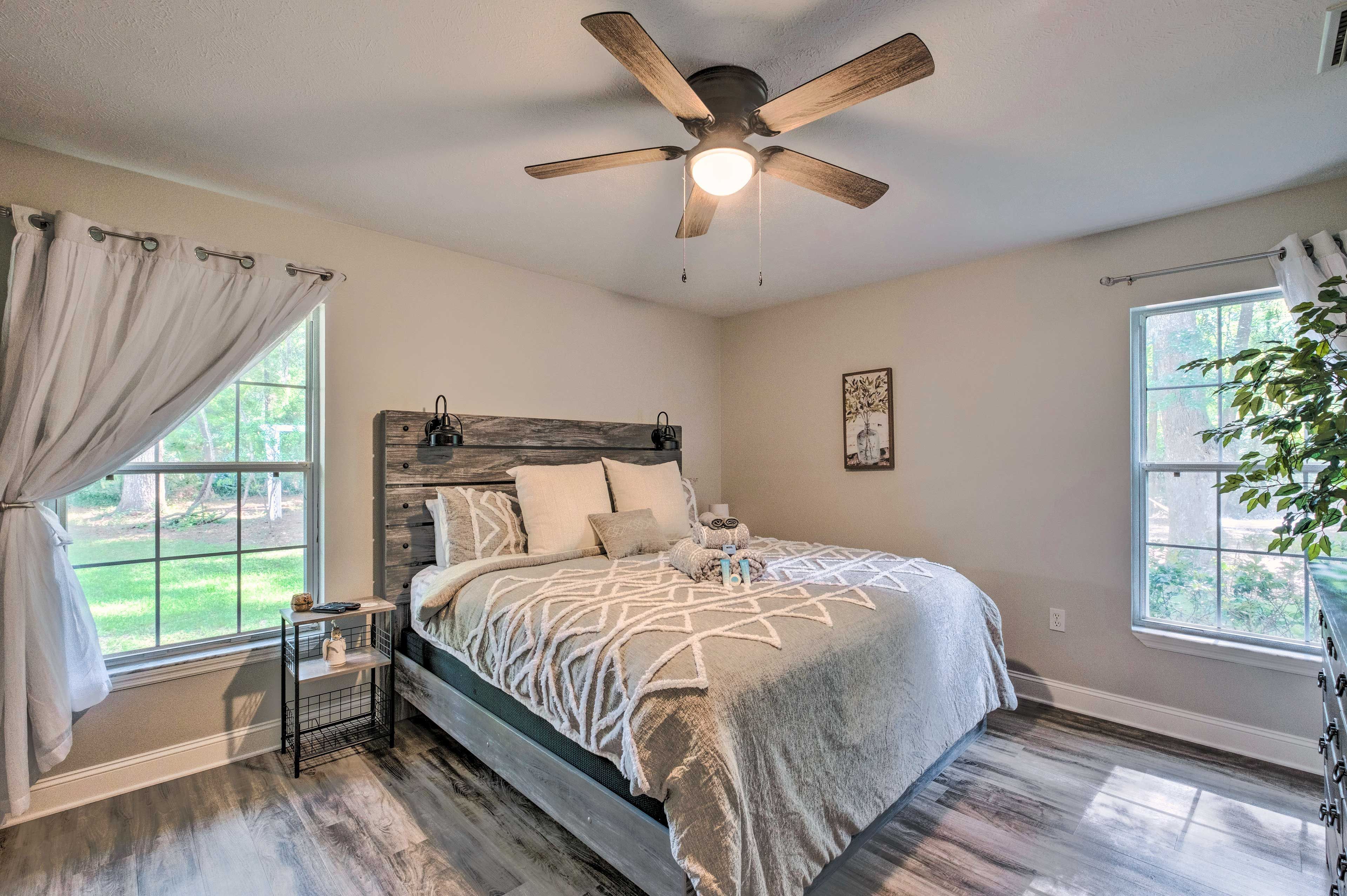 Bedroom 1 | King Bed | En-Suite Bathroom