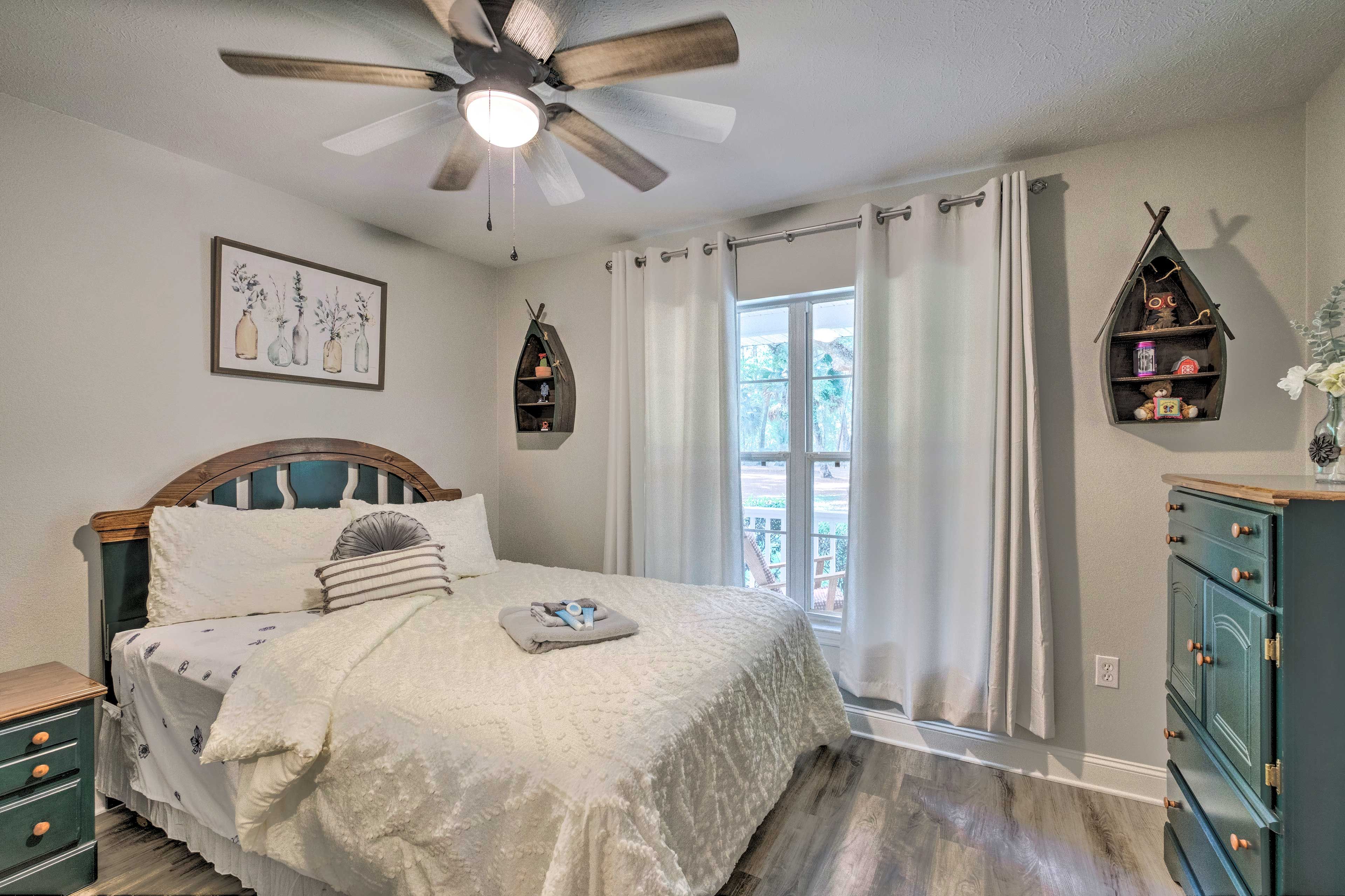 Bedroom 2 | Queen Bed