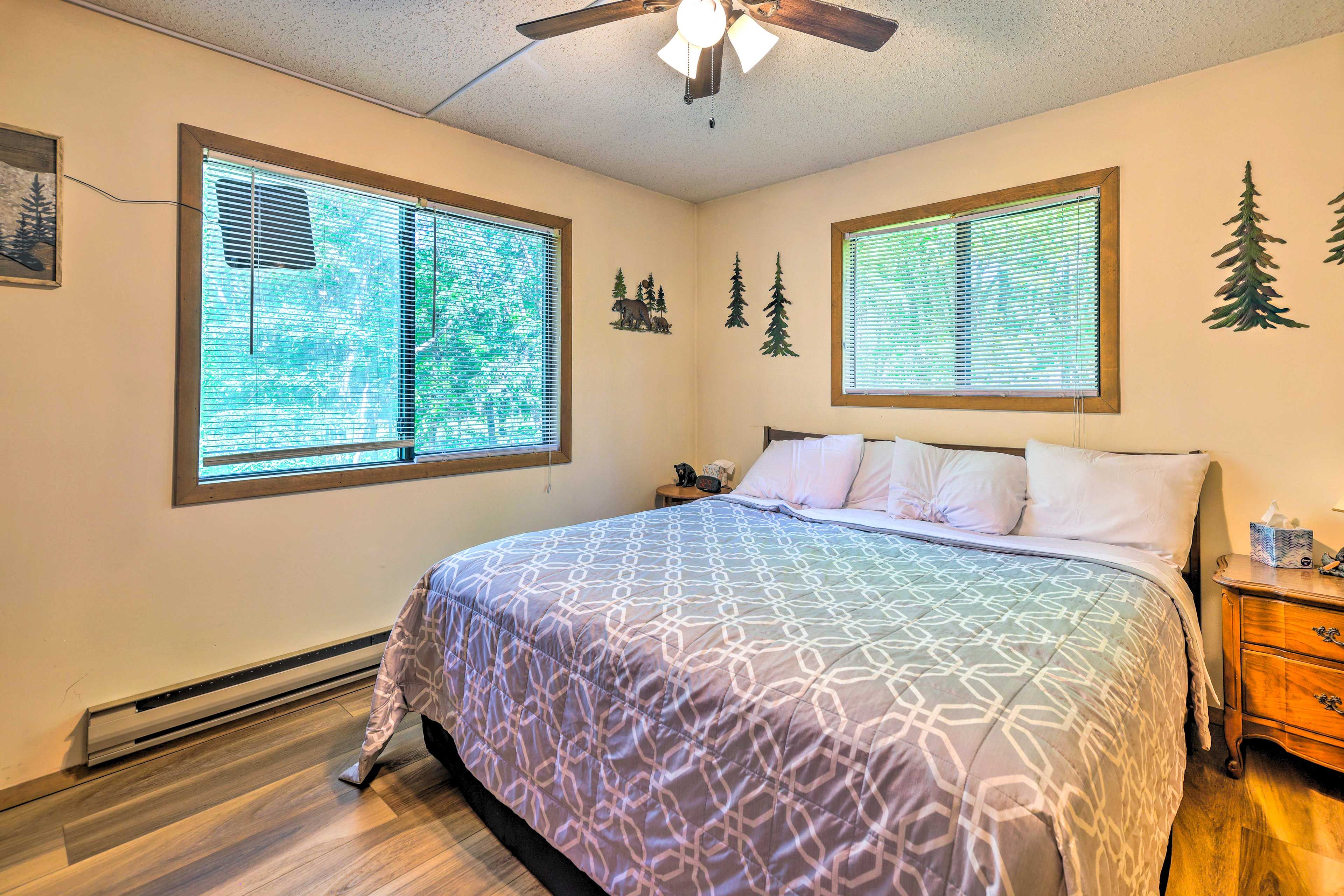 Bedroom 2 | King Bed | Upper Level | Smart TV