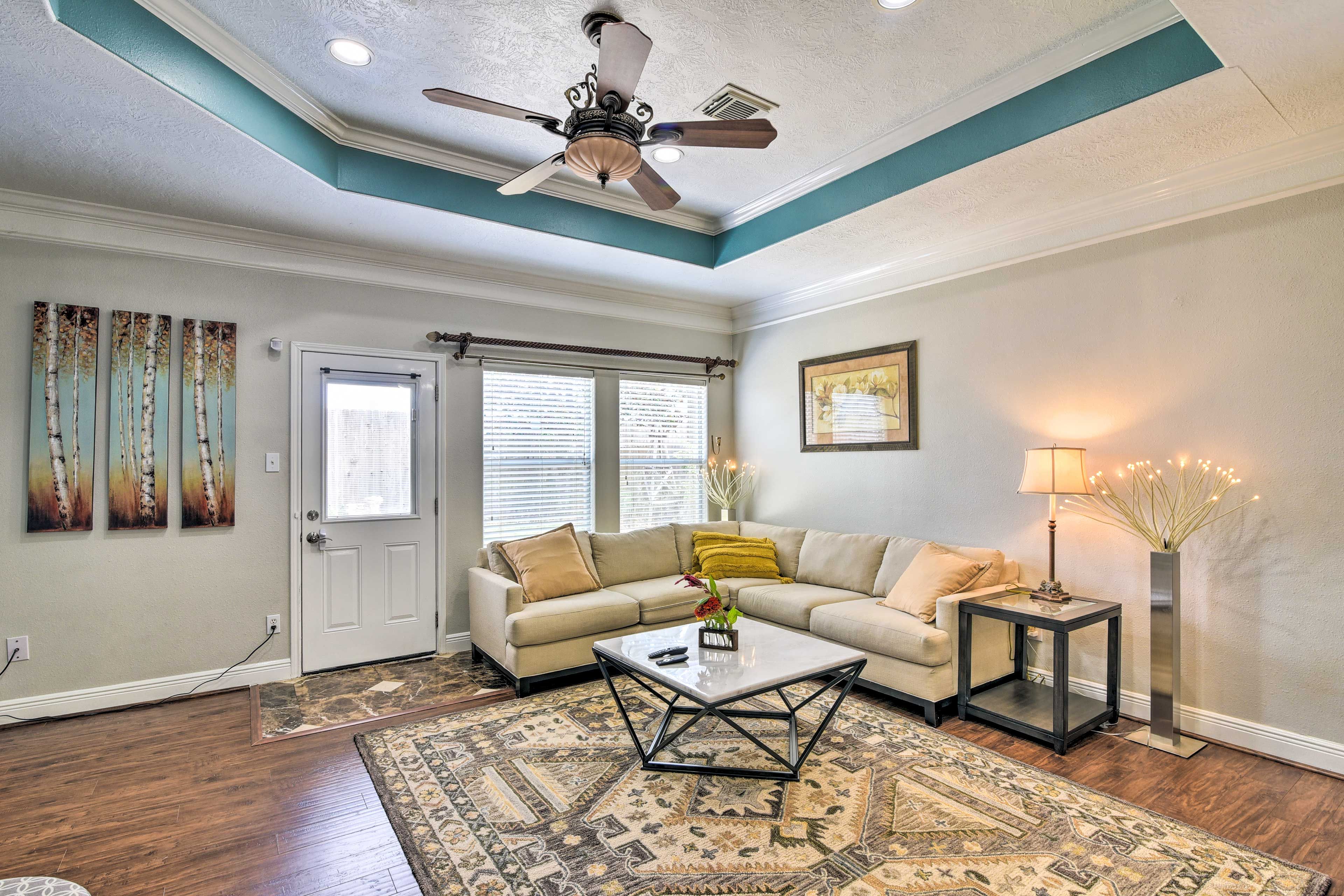 Living Area | Flat-Screen TV w/ Cable