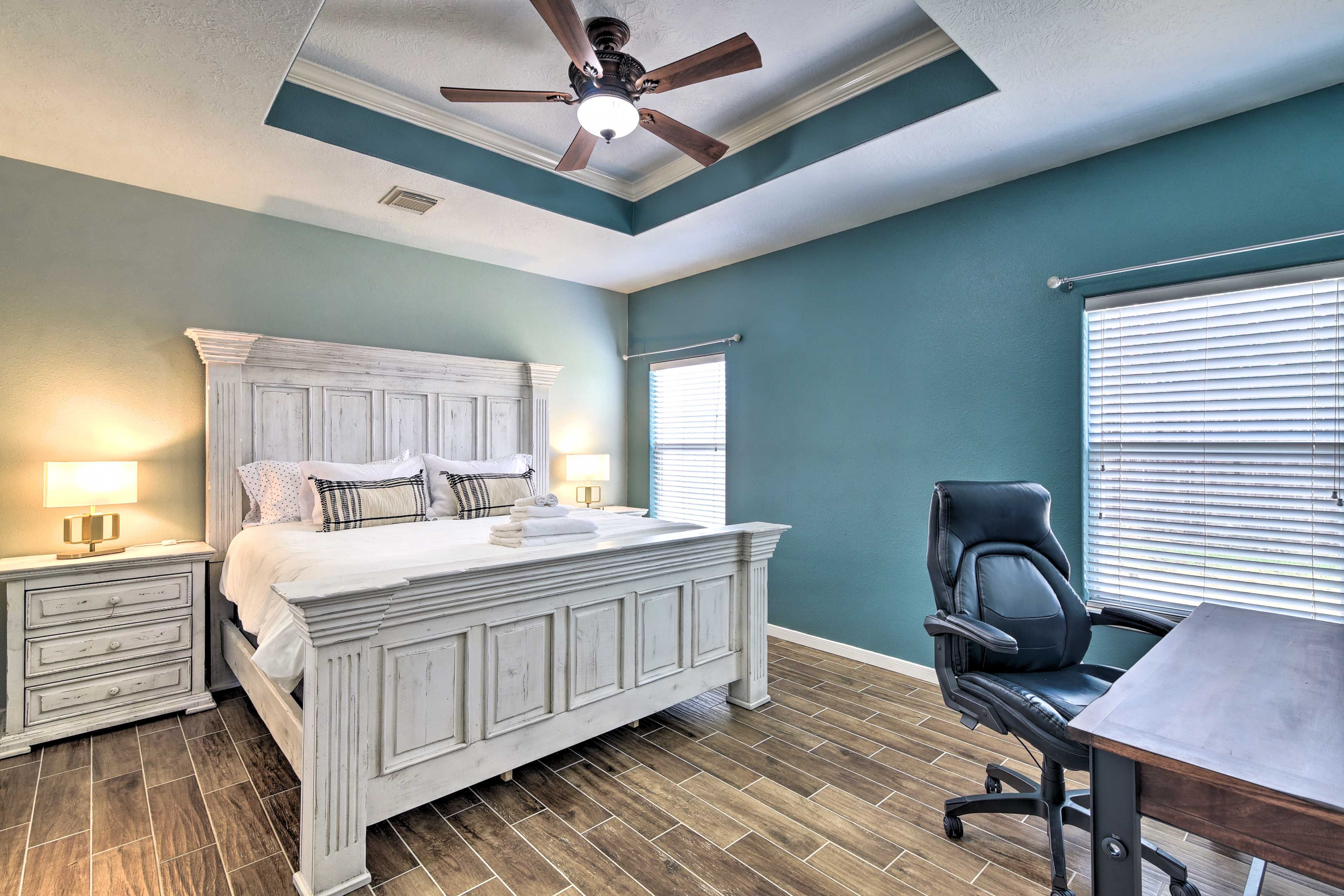 Bedroom 1 | King Bed | Laptop Workspace | 1st Floor