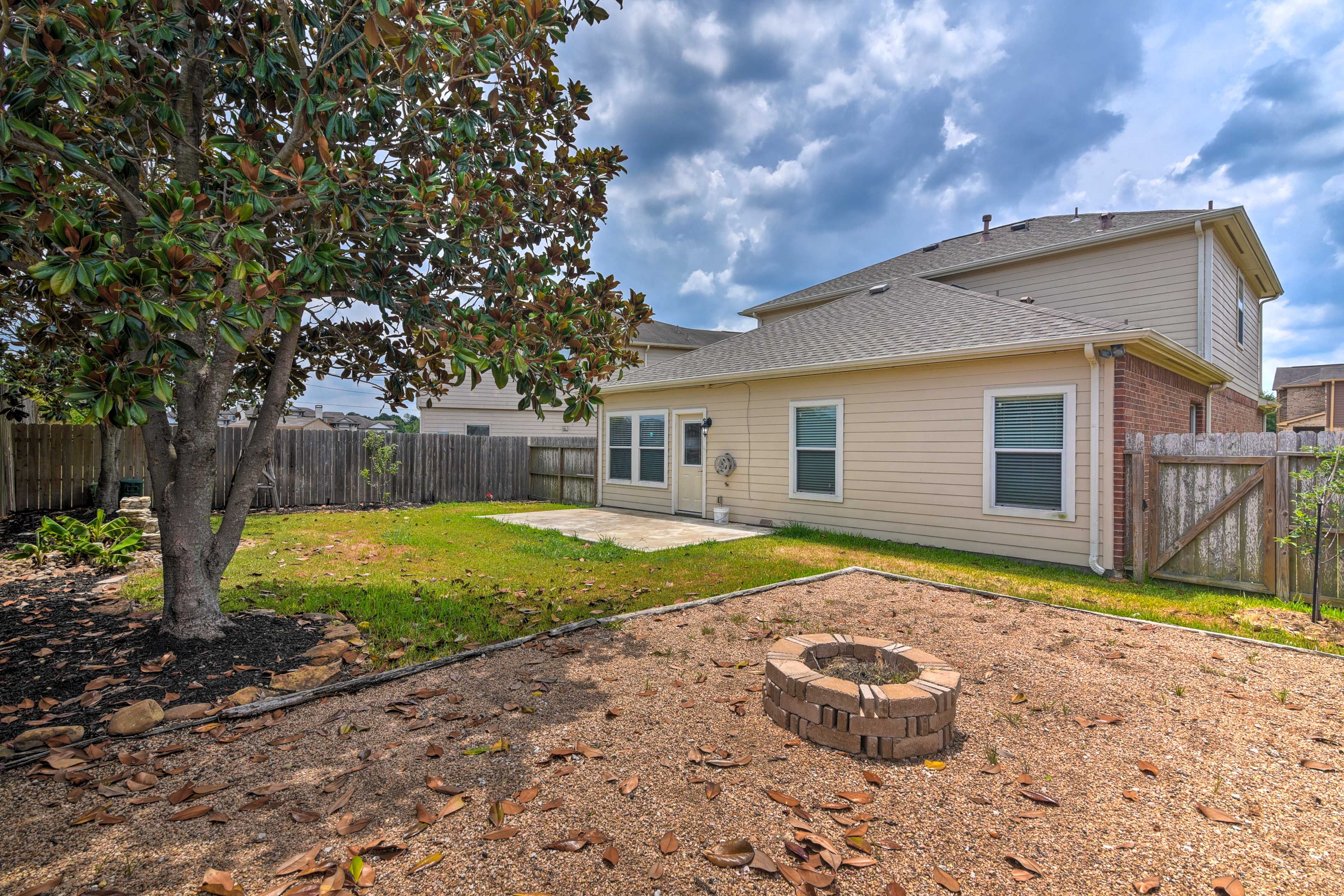 House Exterior | Fire Pit