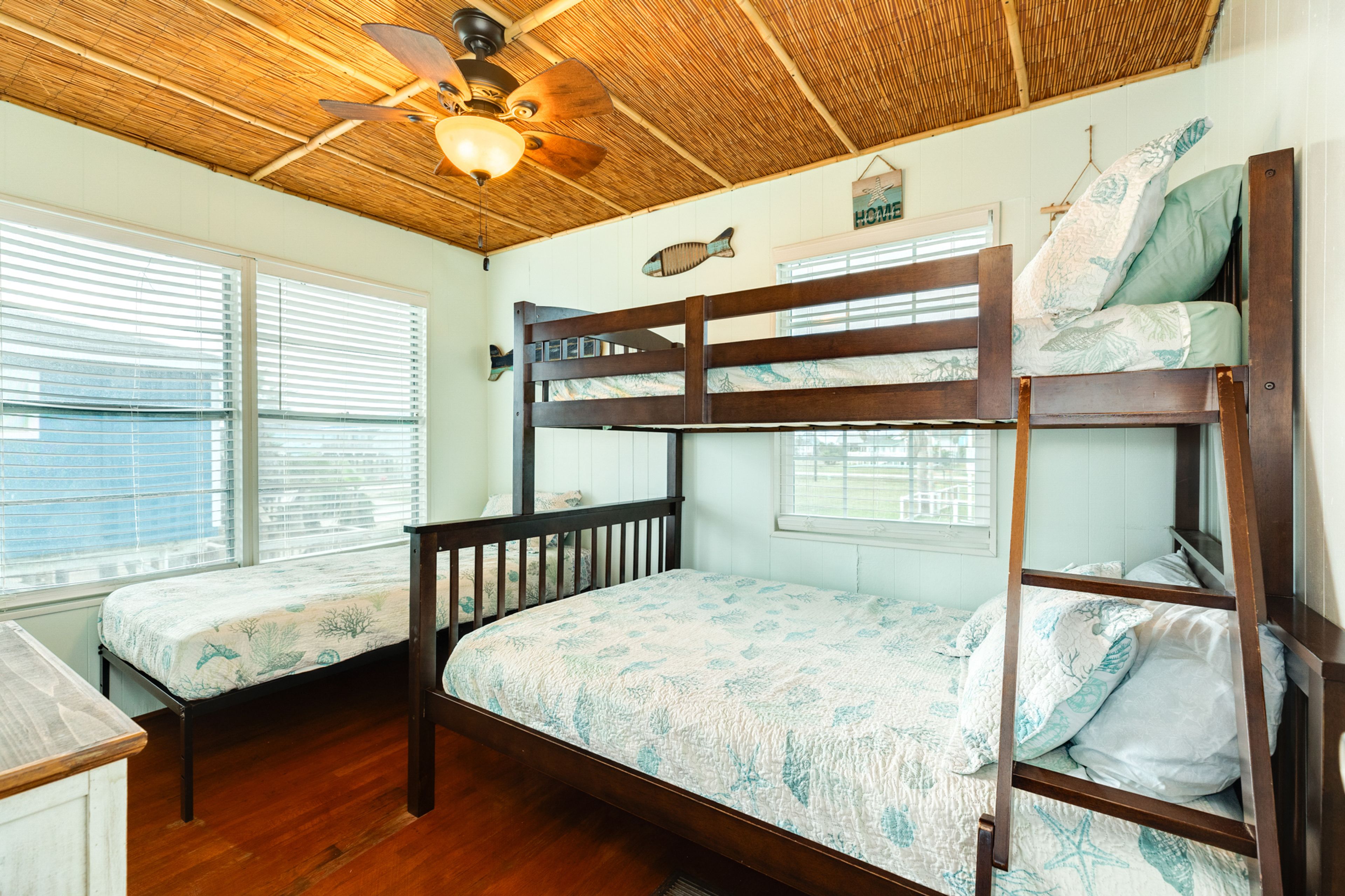 Bedroom 4 | Twin Bed | Twin/Full Bunk Bed