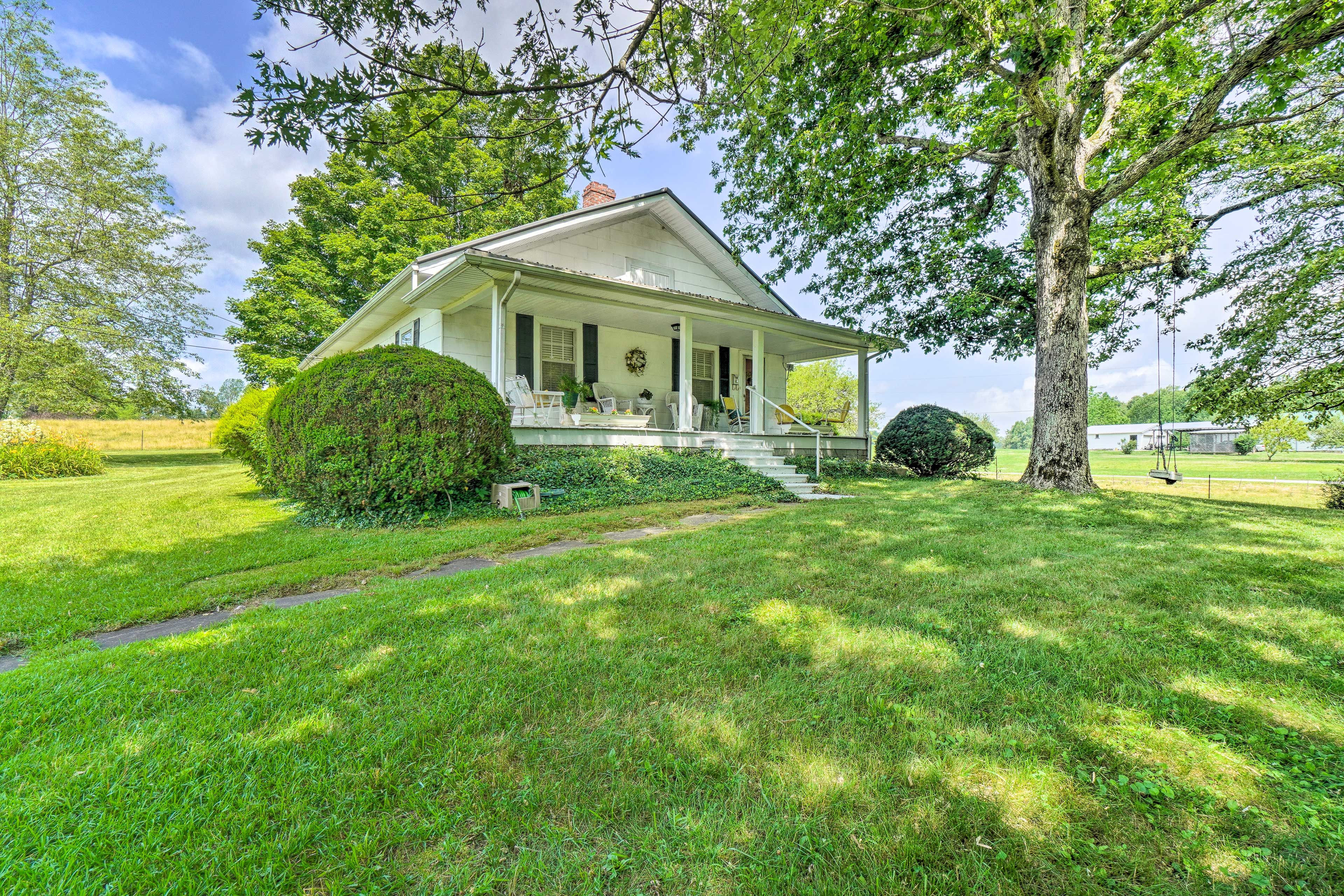 Sparta Vacation Rental | 2BR | 1.5BA | 1,590 Sq Ft | 5 Steps to Access