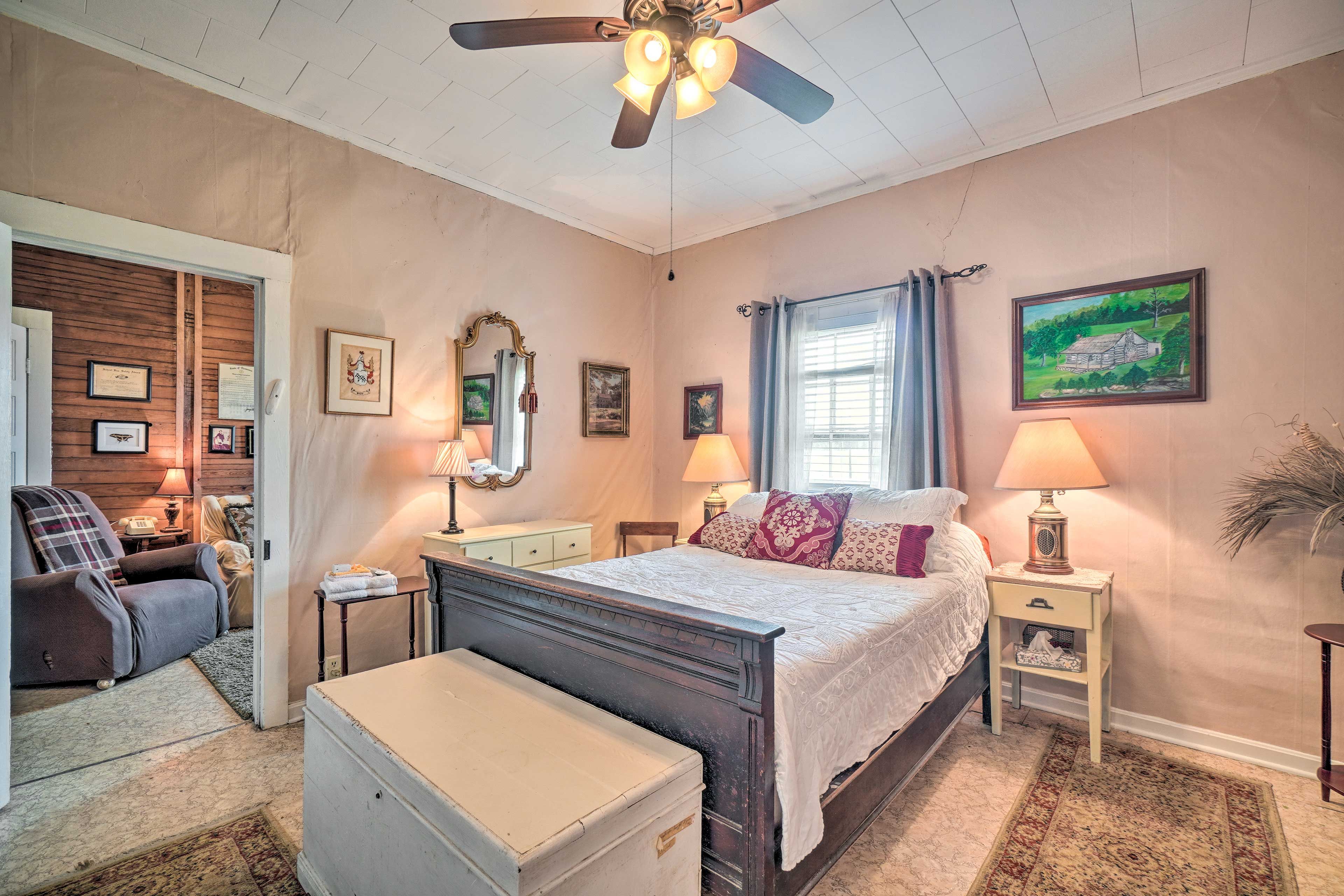 Bedroom 1 | Full Bed | Linens Provided