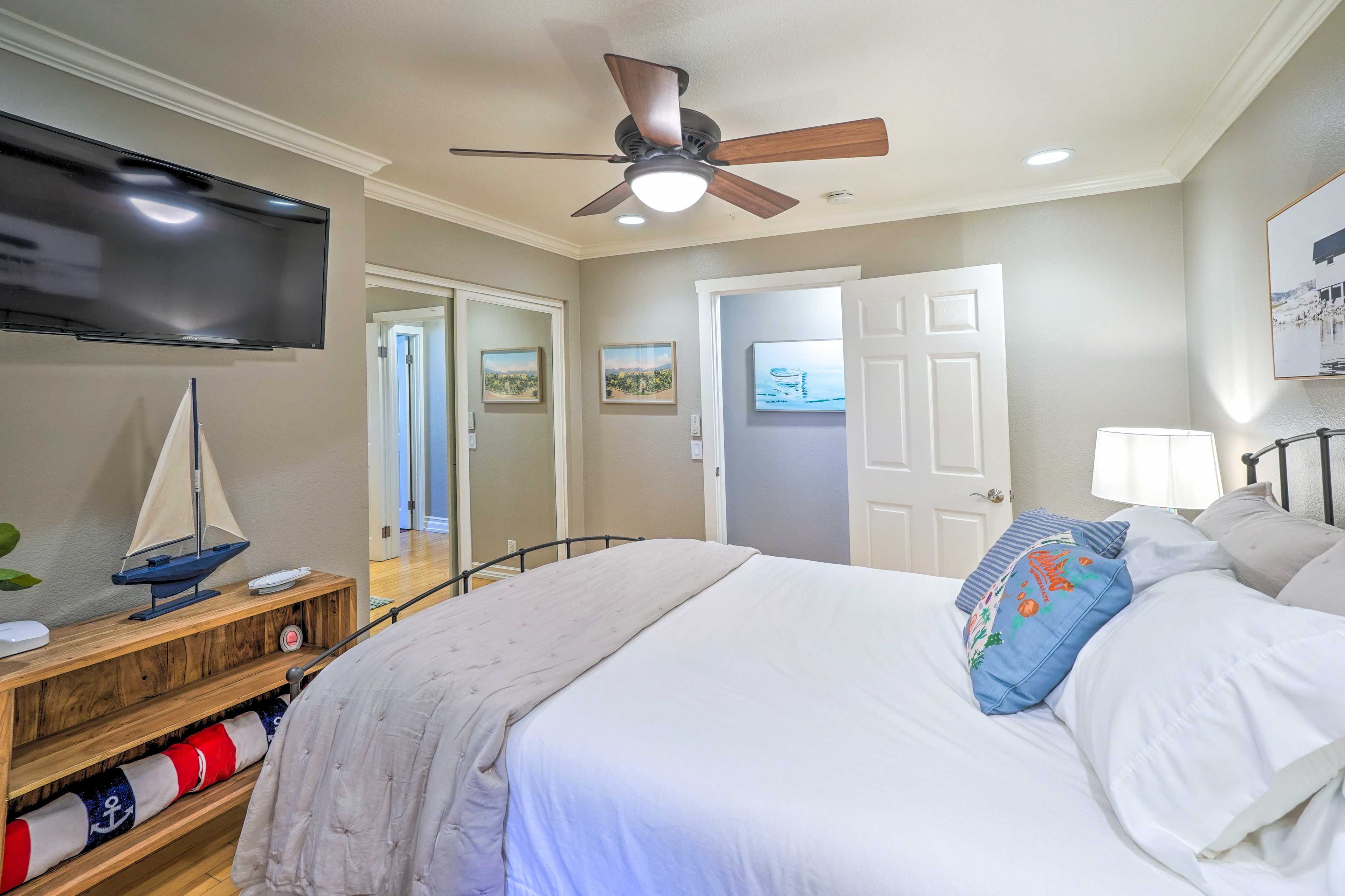 Bedroom 2 | Queen Bed