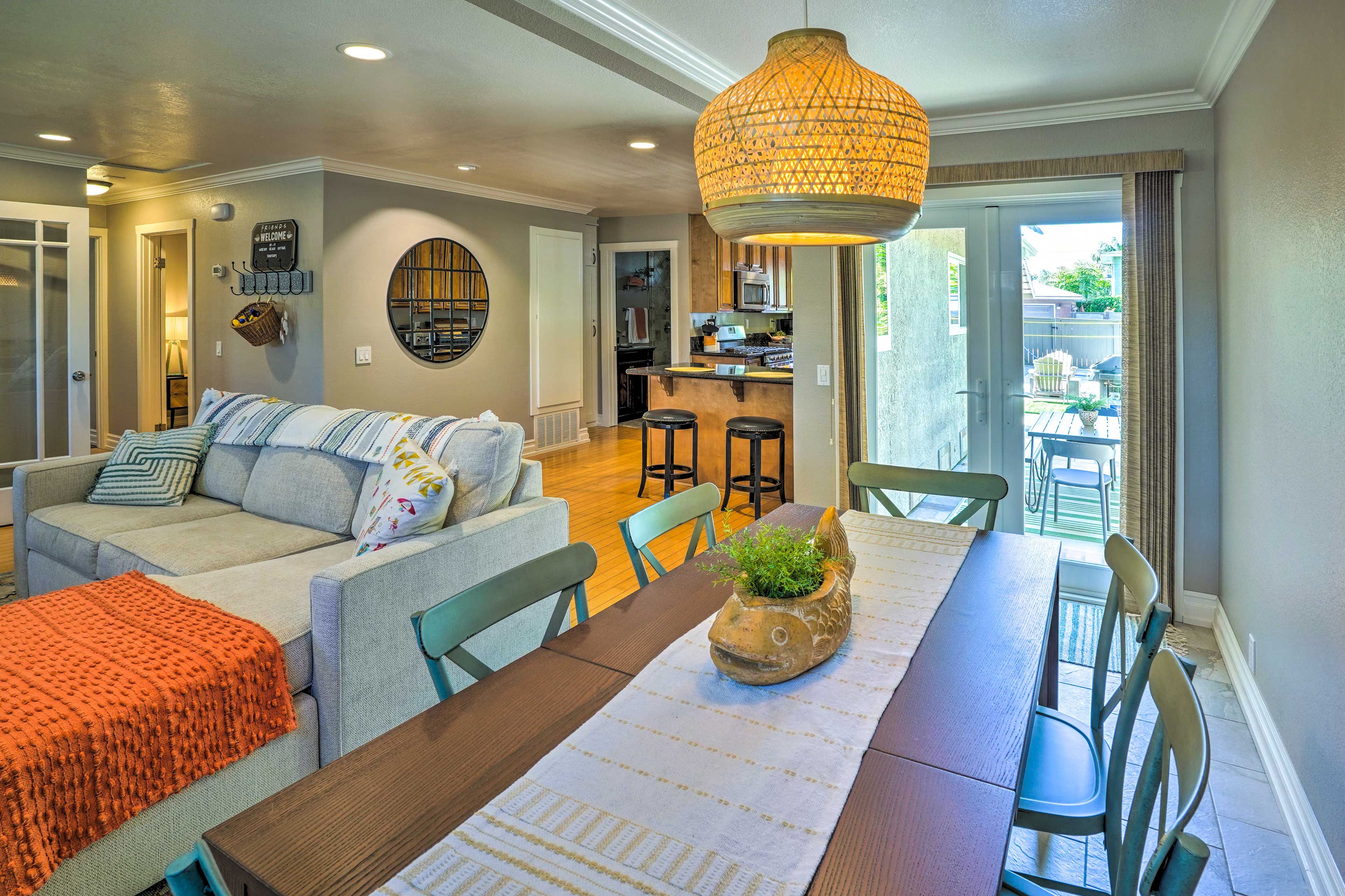 Dining Area | Dishware & Flatware