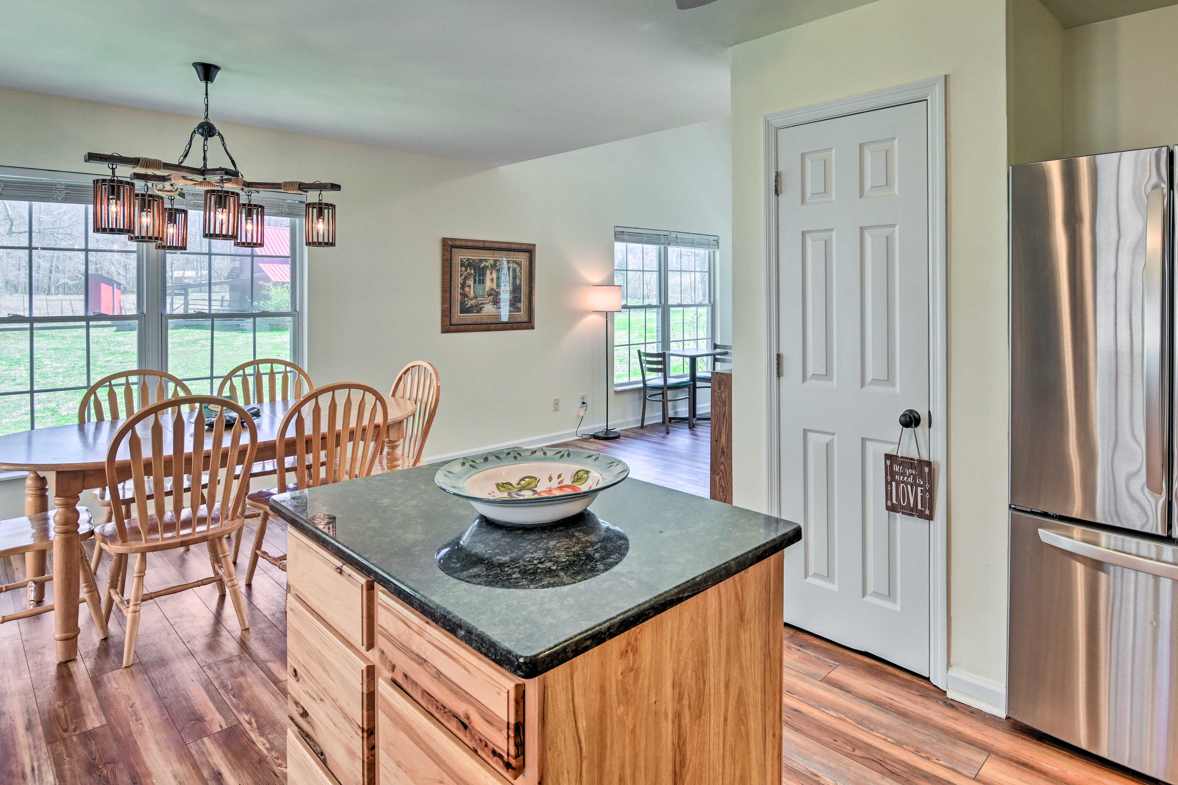 Dining & Kitchen