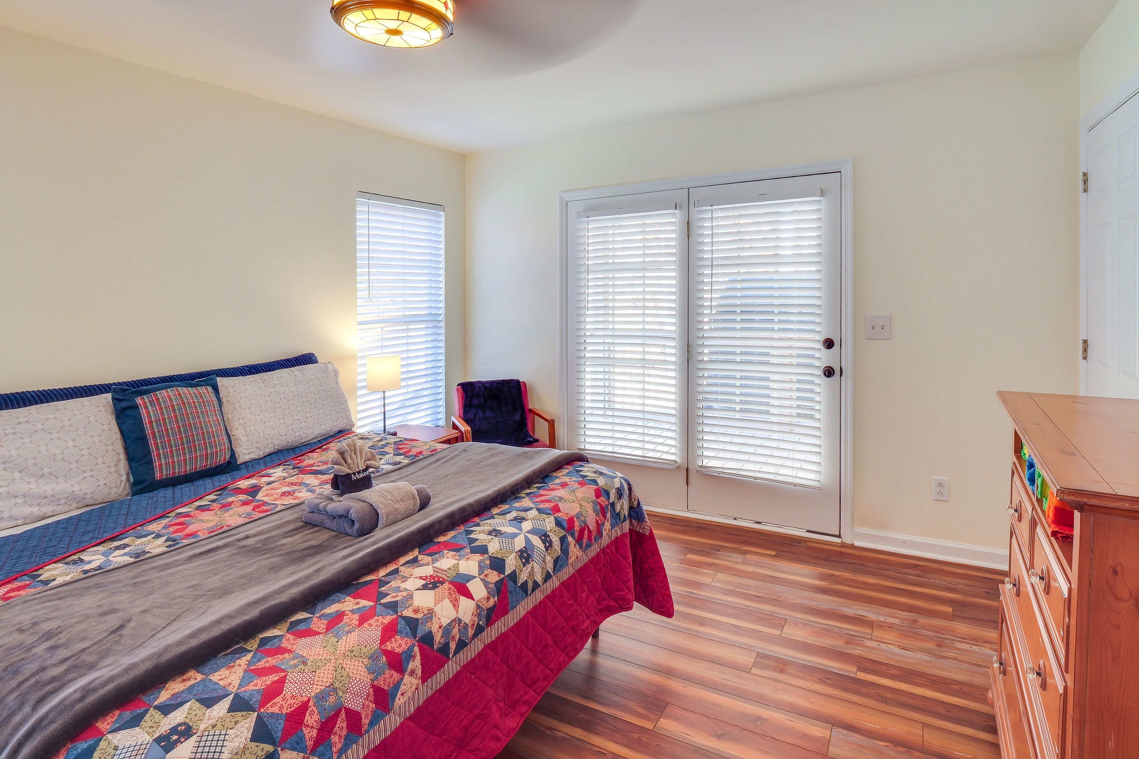 Bedroom 2 | King Bed | 2nd Floor