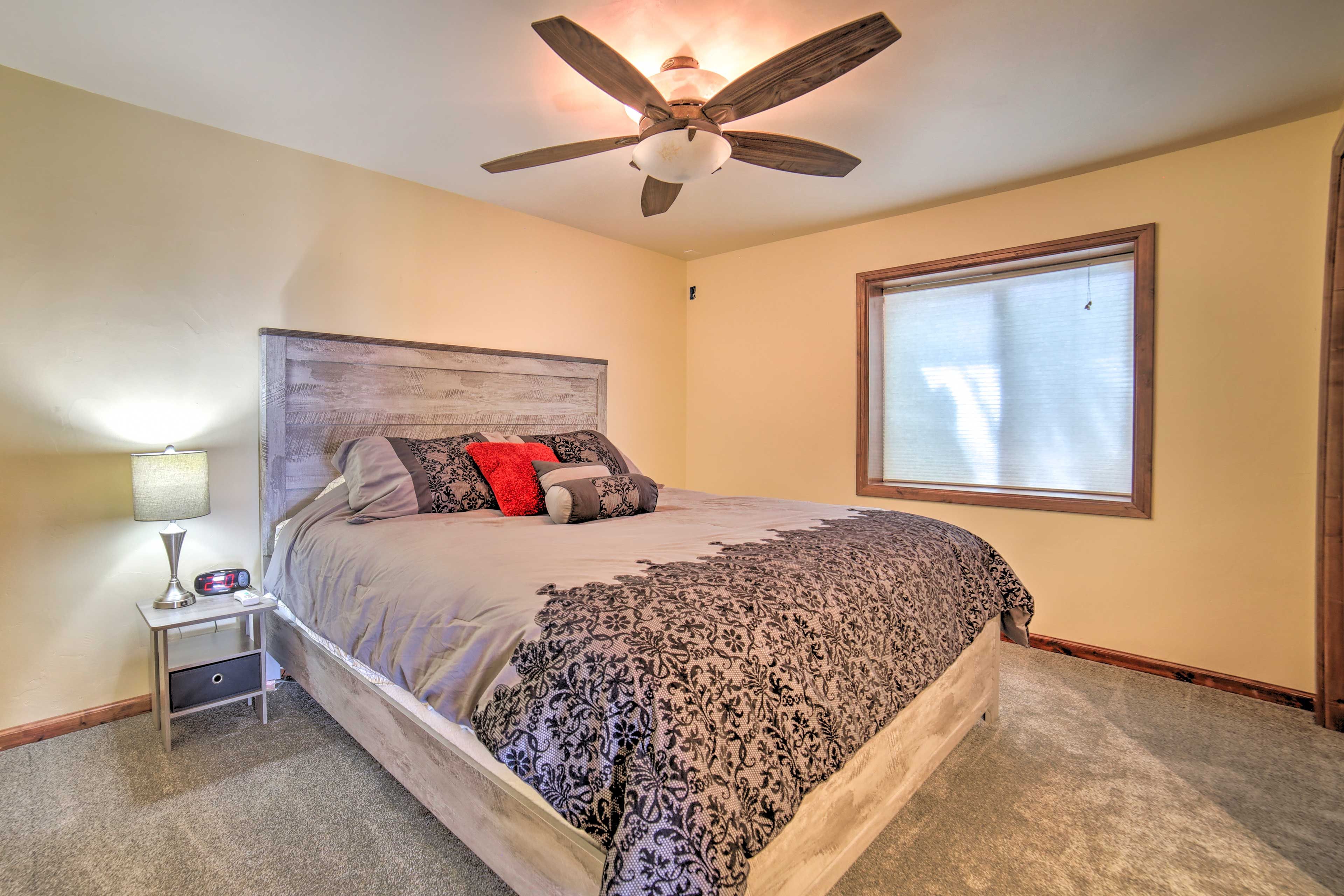 Bedroom 4 | King Bed