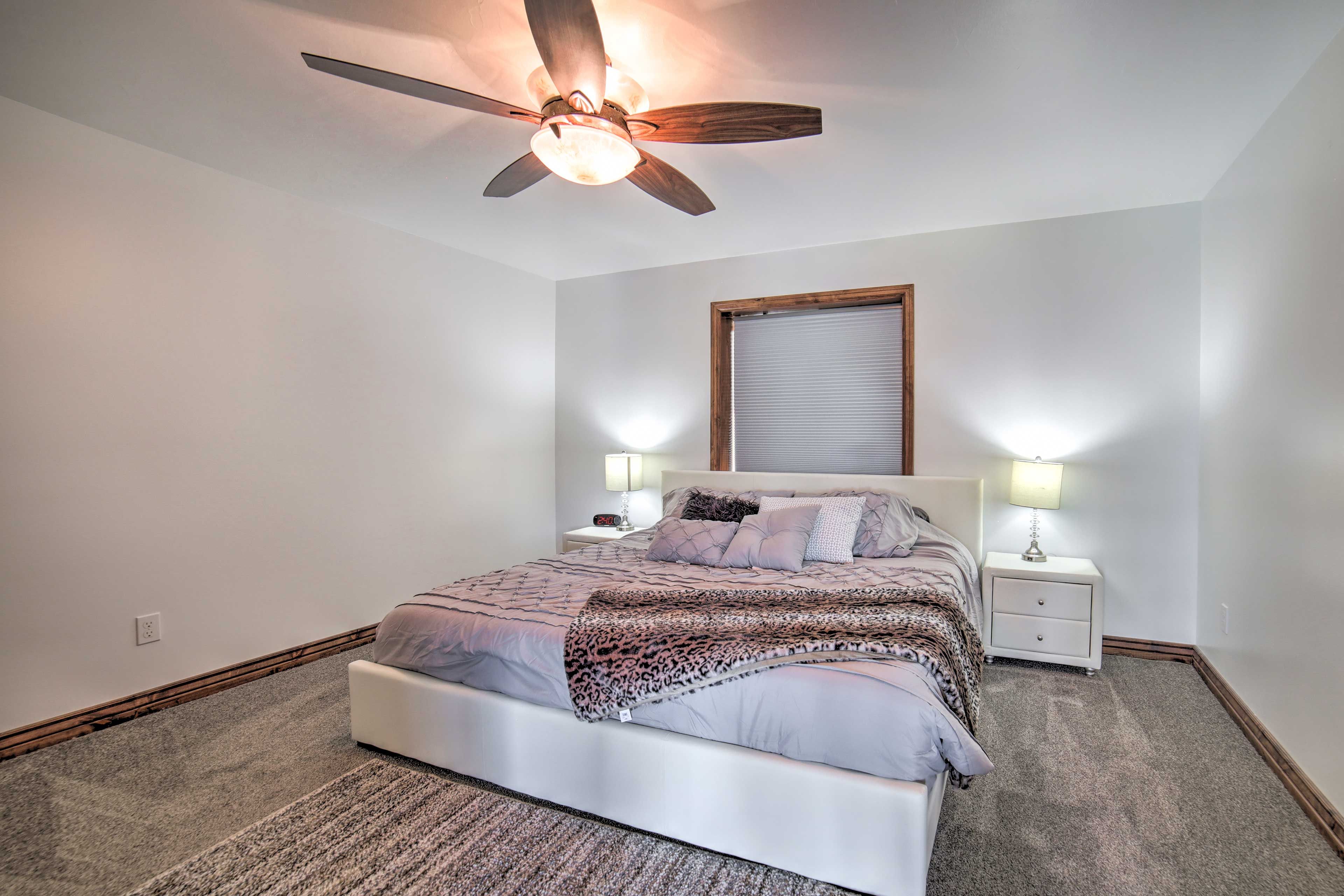 Bedroom 3 | King Bed